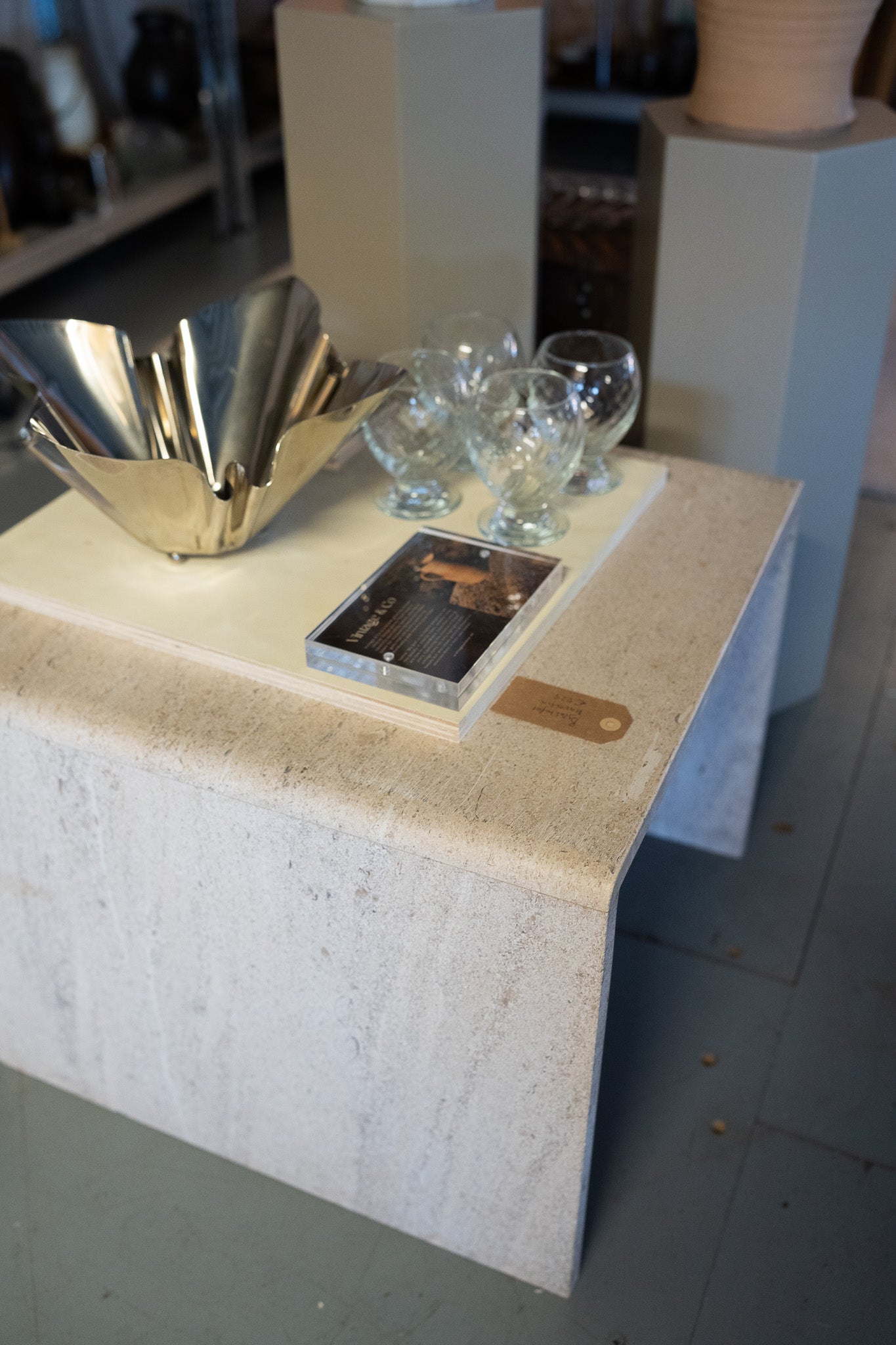 Vintage travertine bijzettafel