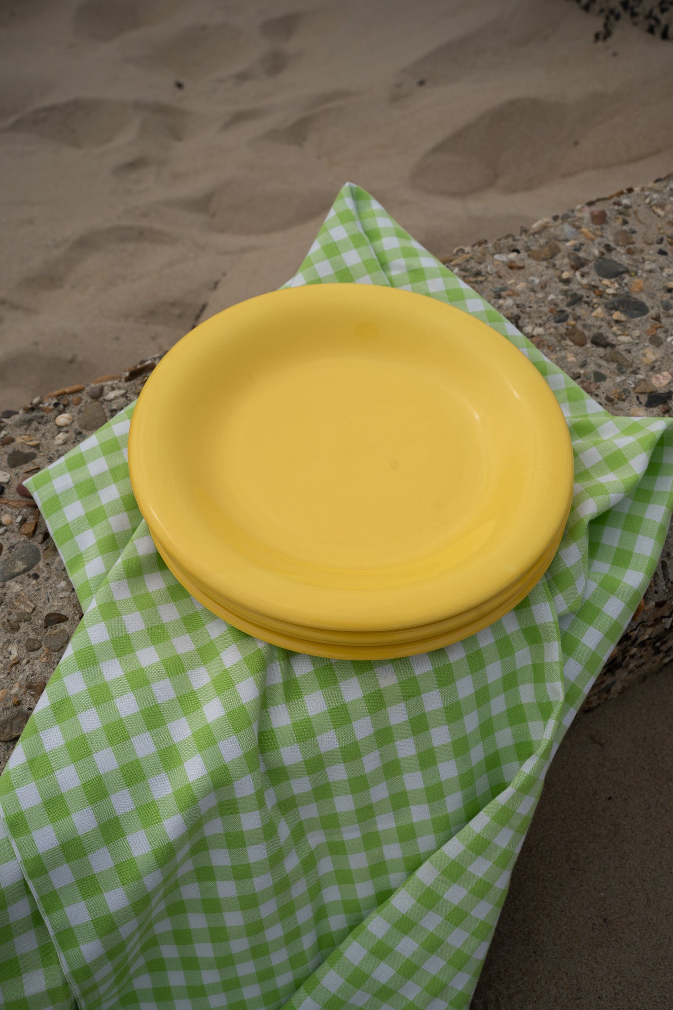 Set van 4 gele dinerborden