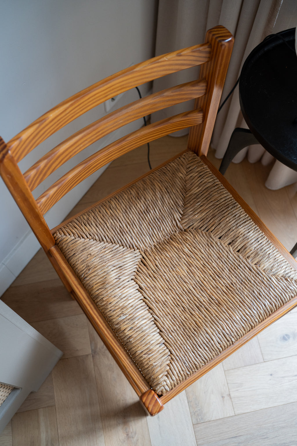 Set van 2 grenen houten stoelen