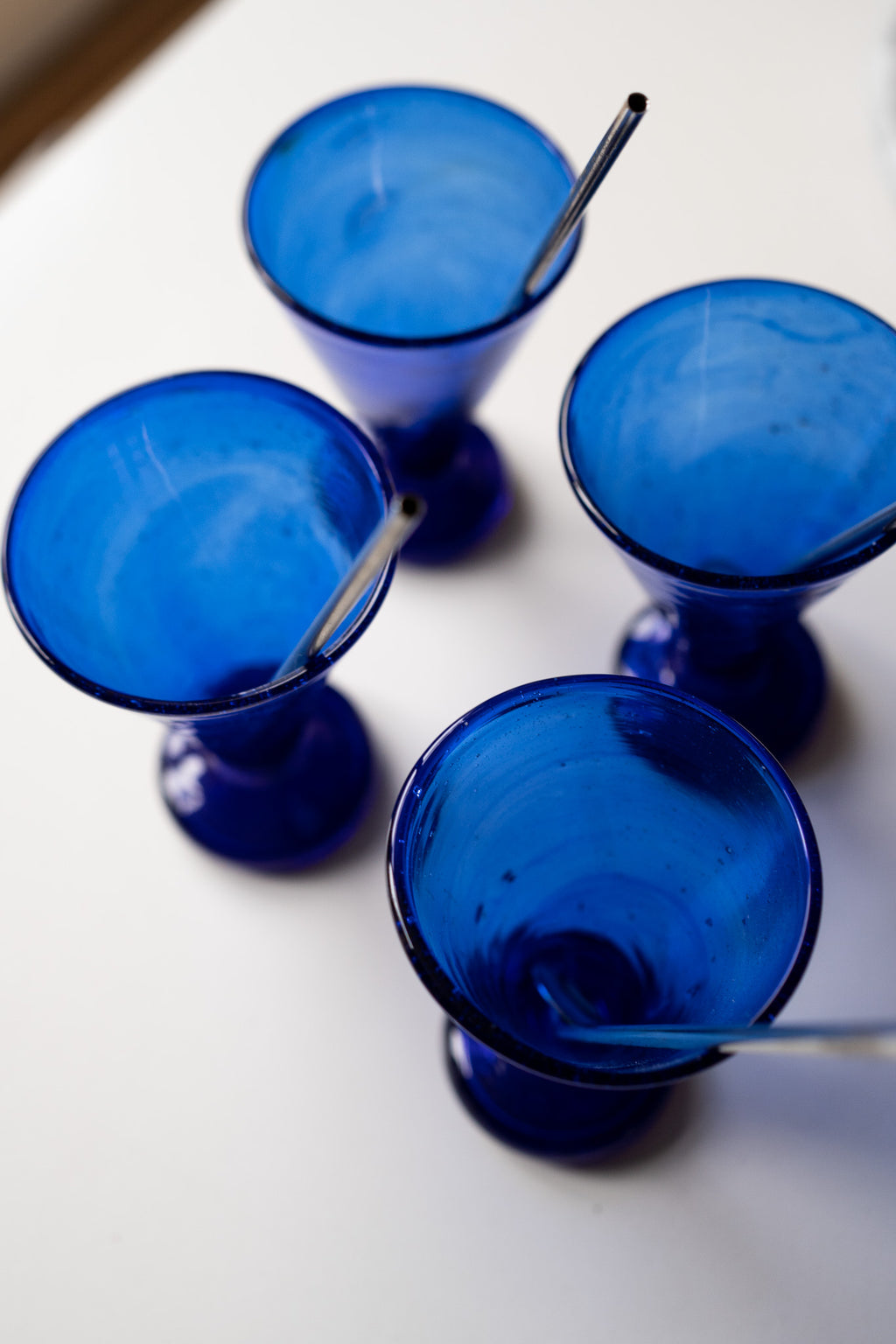 Set van 4 blauwe cocktail glazen