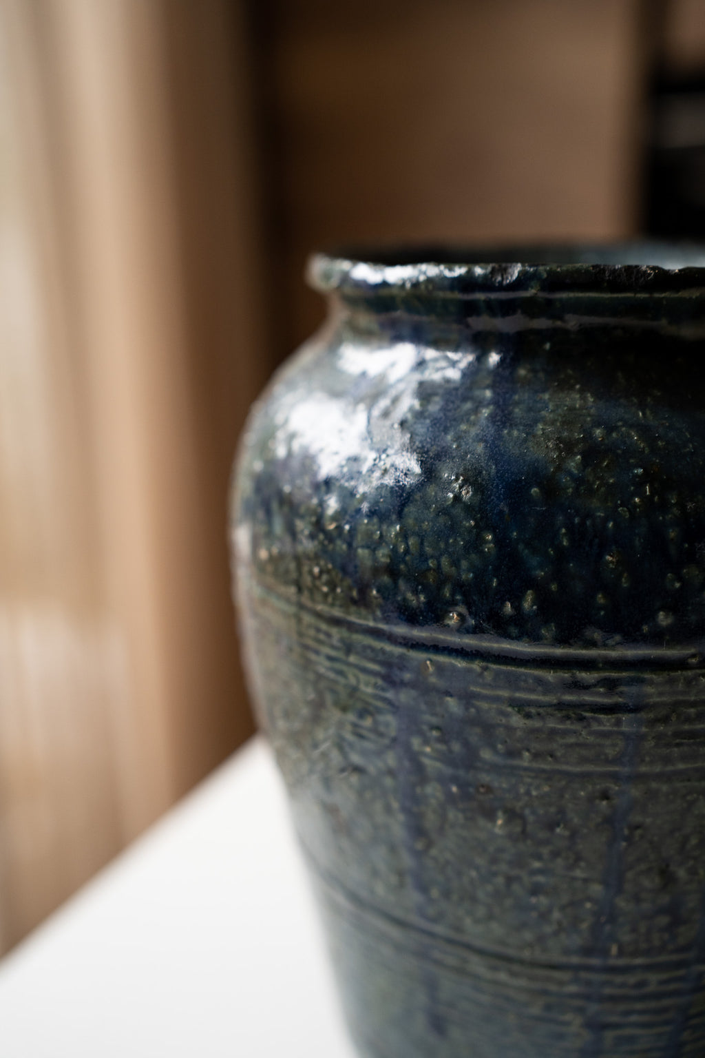 Grote donkerblauwe vaas