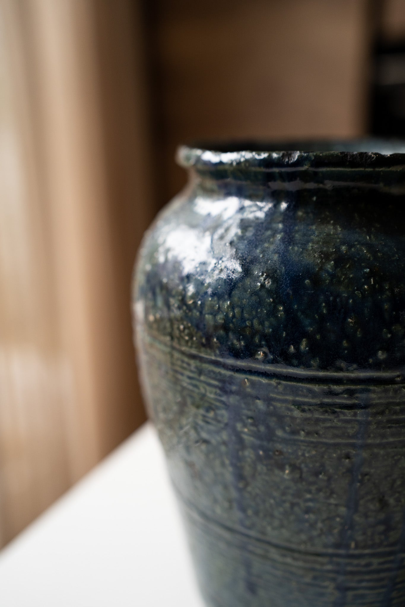 Grote donkerblauwe vaas