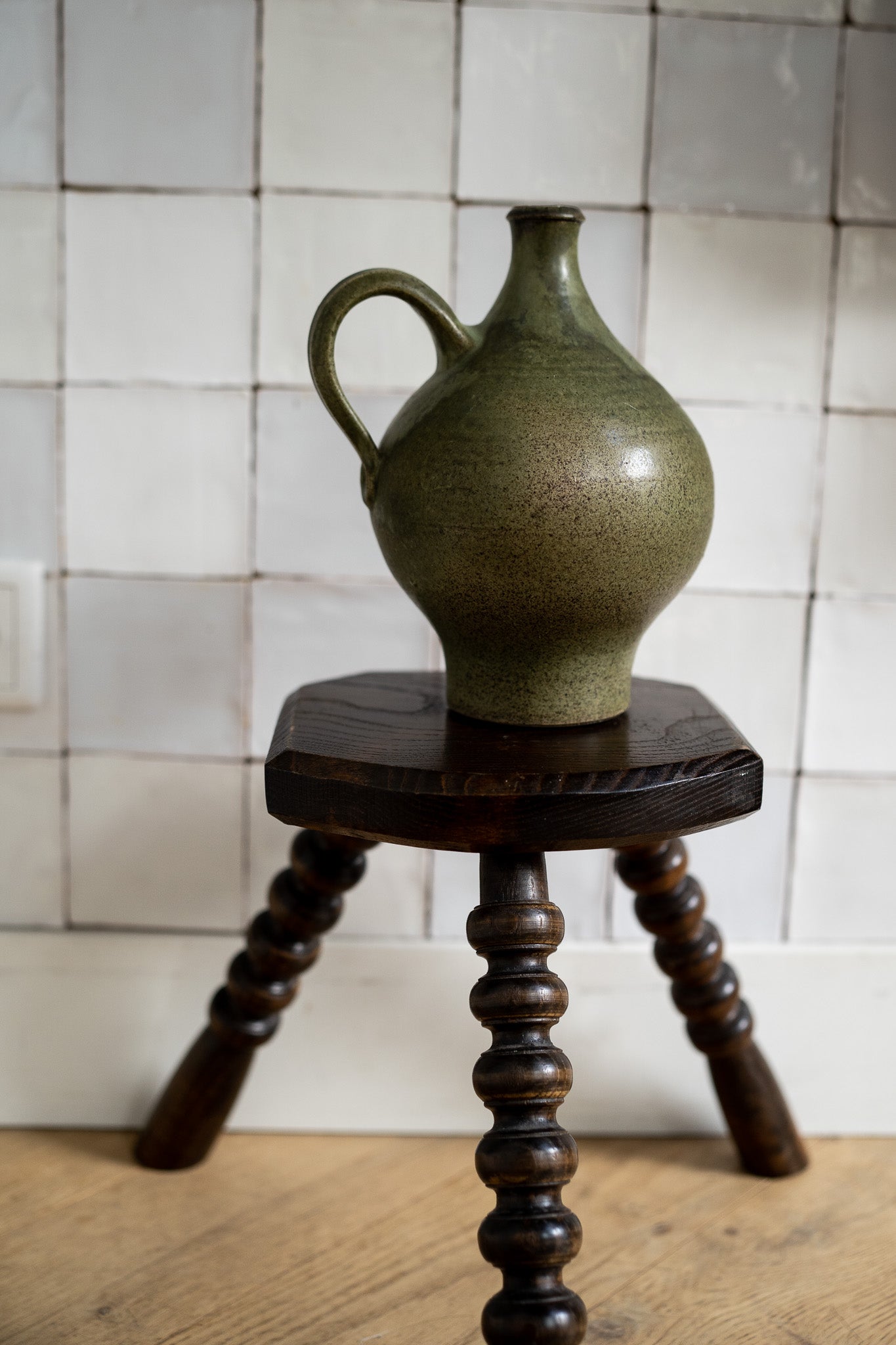 Houten driepoot krukje