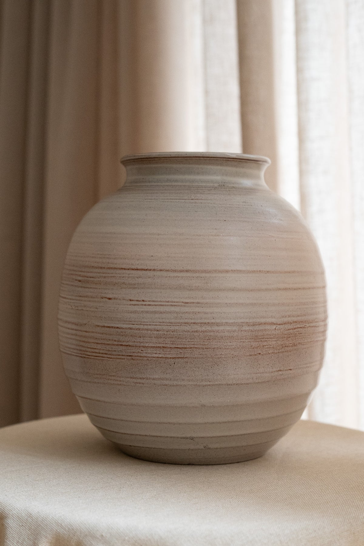 Beige vaas swirl