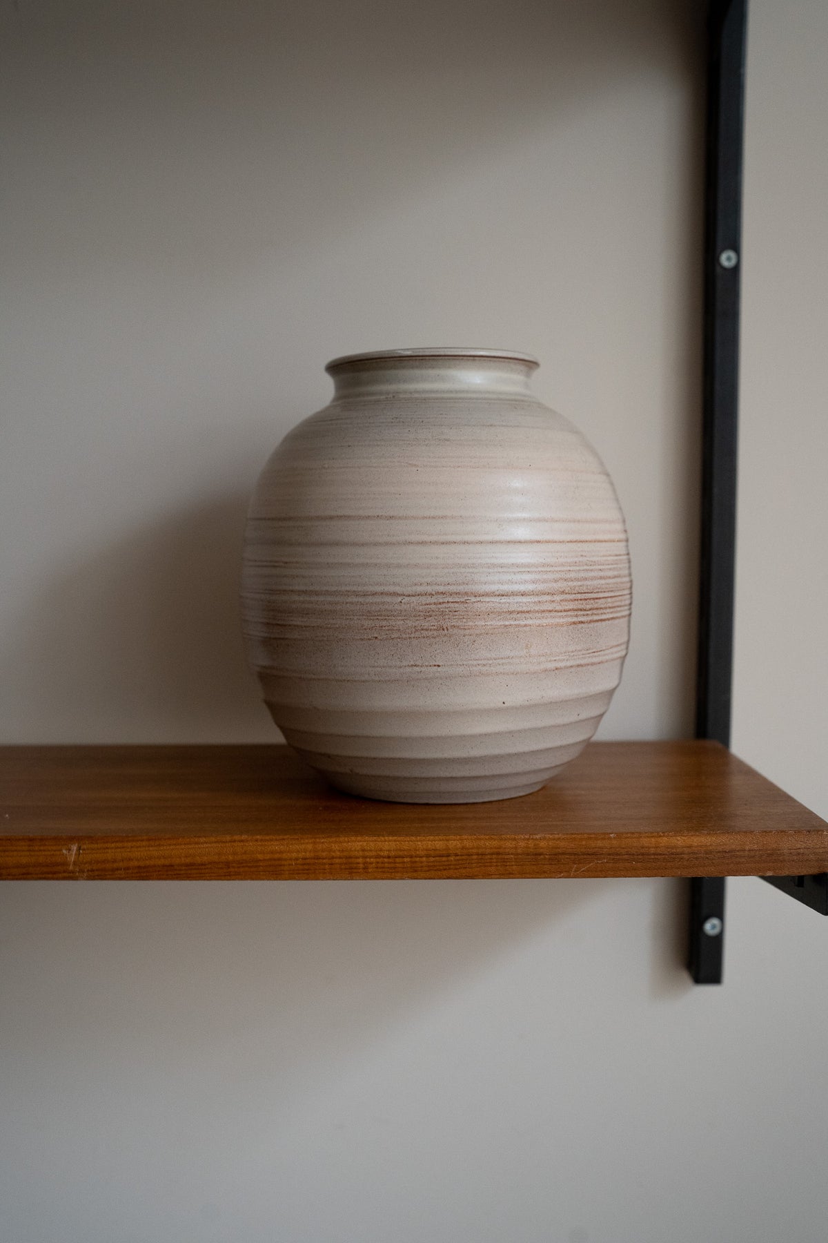 Beige vaas swirl