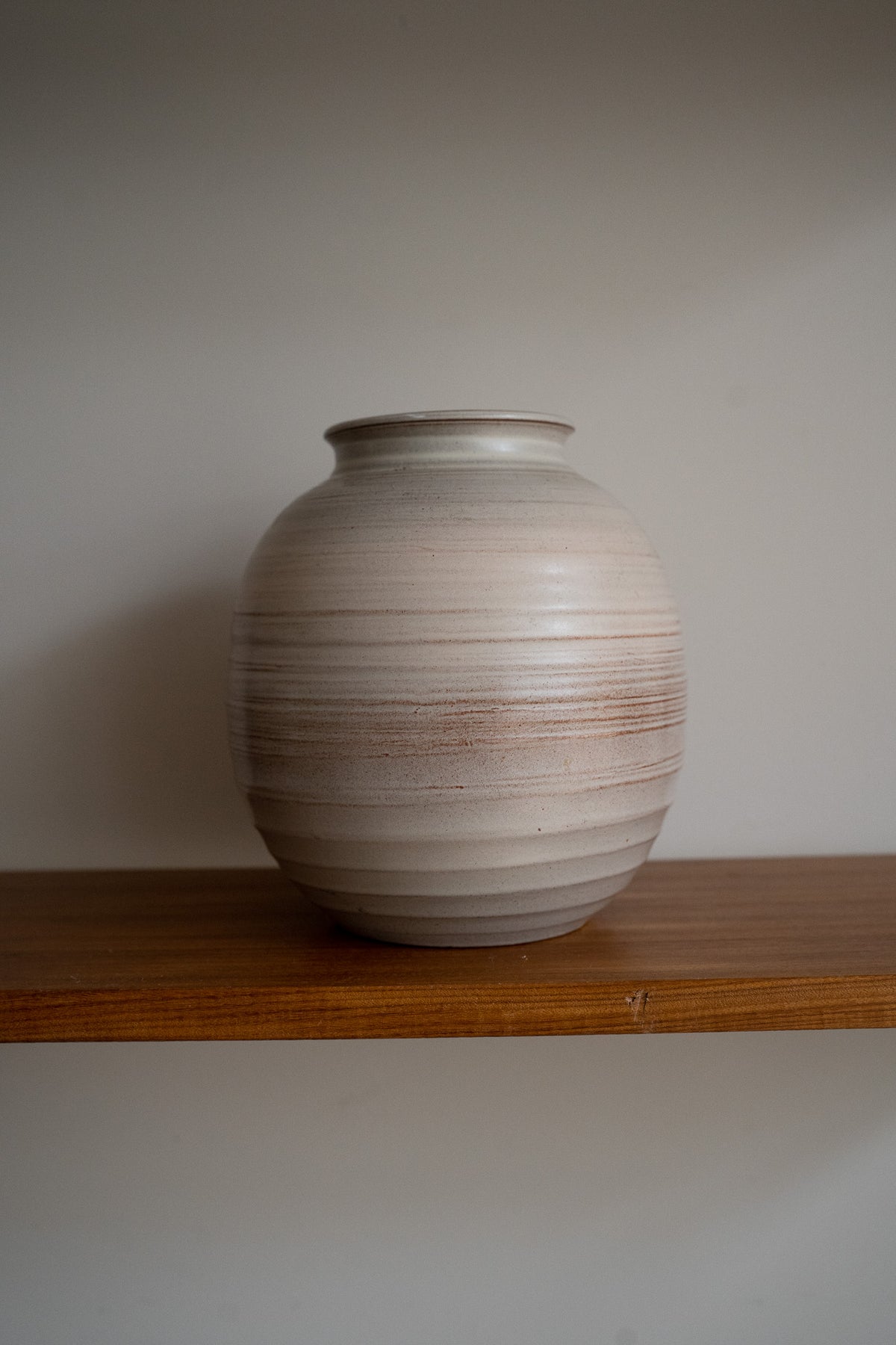 Beige vaas swirl