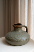 Vintage  kruik met groenbruin glazuur