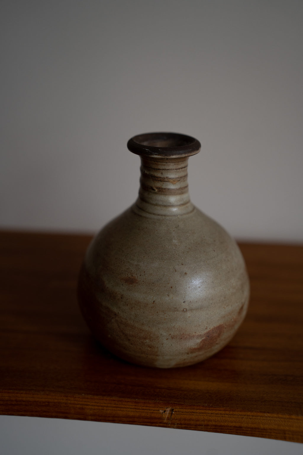 Vintage keramieken vaas – aardetinten
