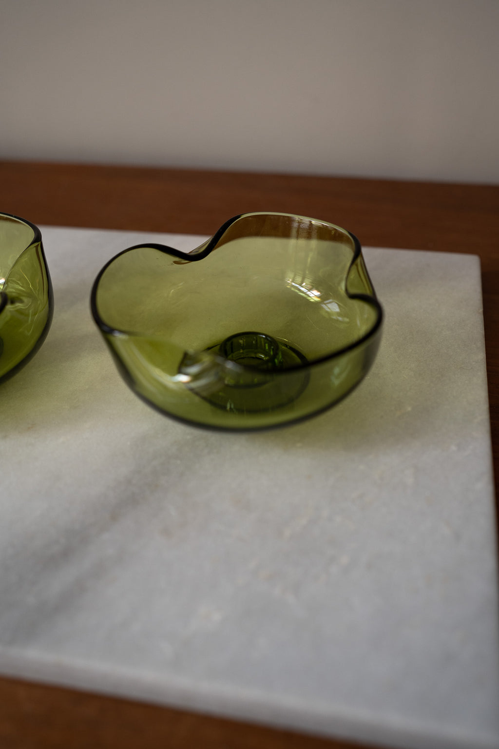 Set van 2 Vintage Olive Green kandelaar