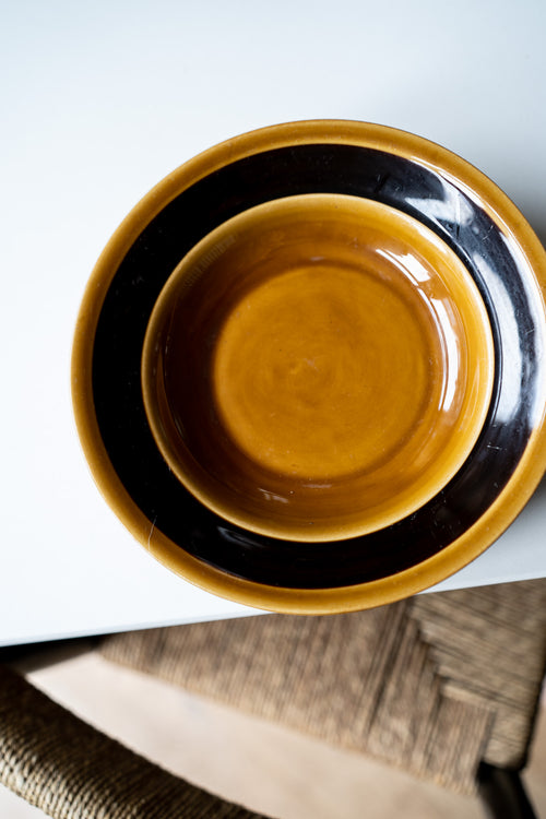 4 okergele diepe borden