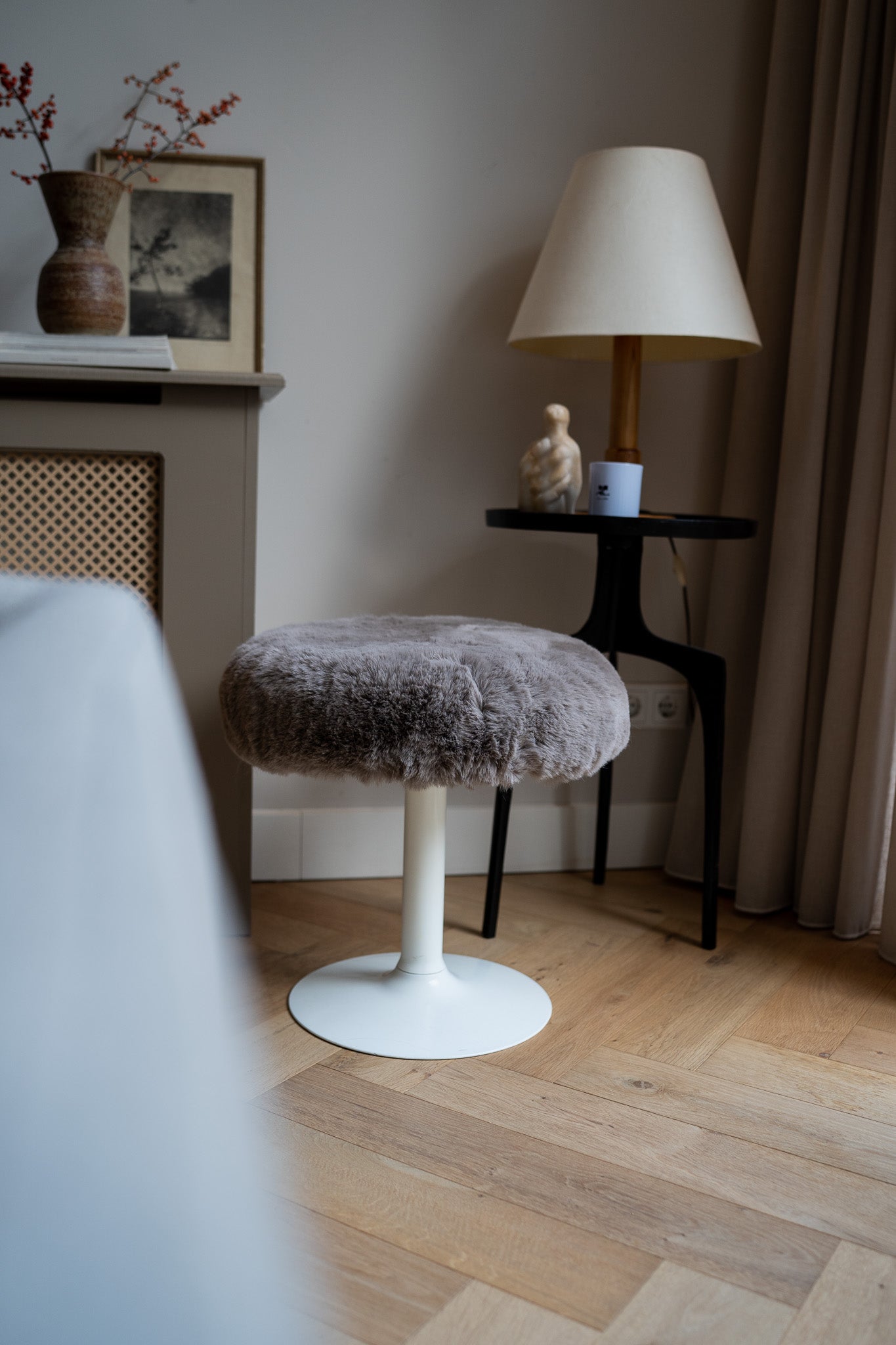 Ronde fluffy tulp kruk