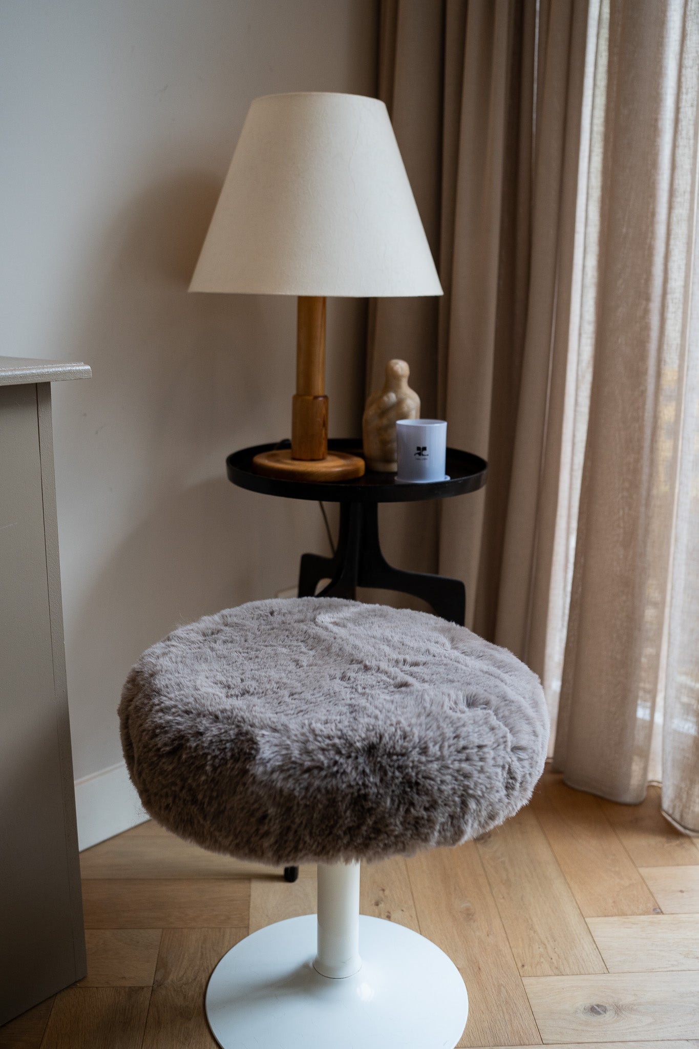 Ronde fluffy tulp kruk