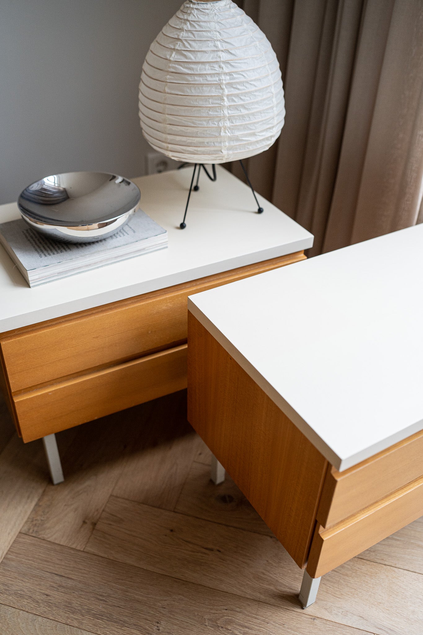 Set van 2 nachtkastjes