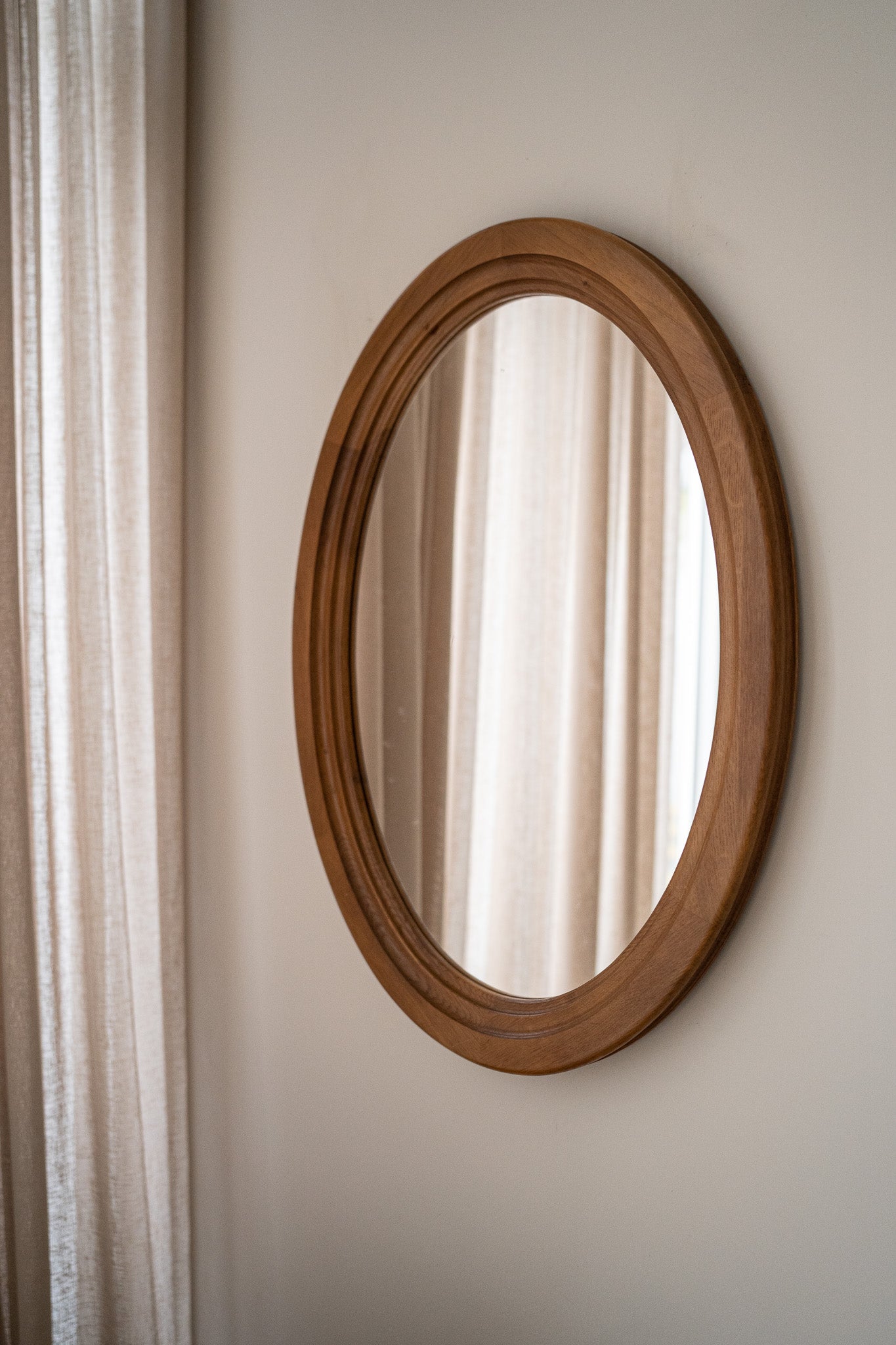 Ovale houten spiegel