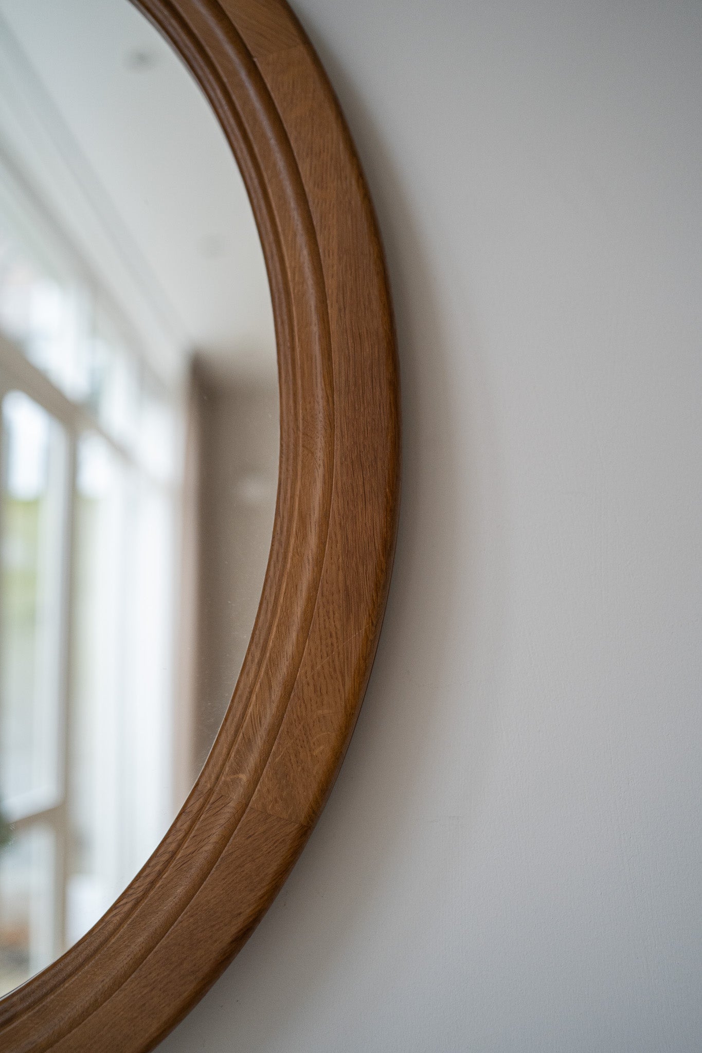 Ovale houten spiegel