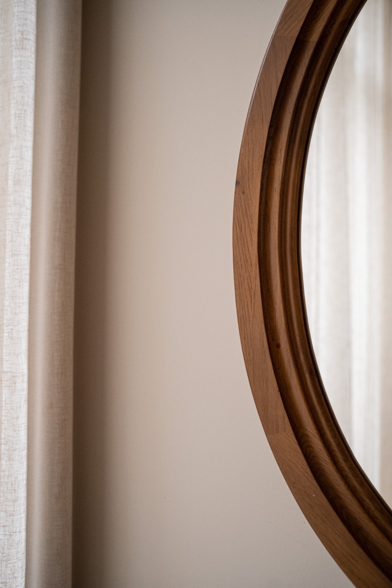 Ovale houten spiegel