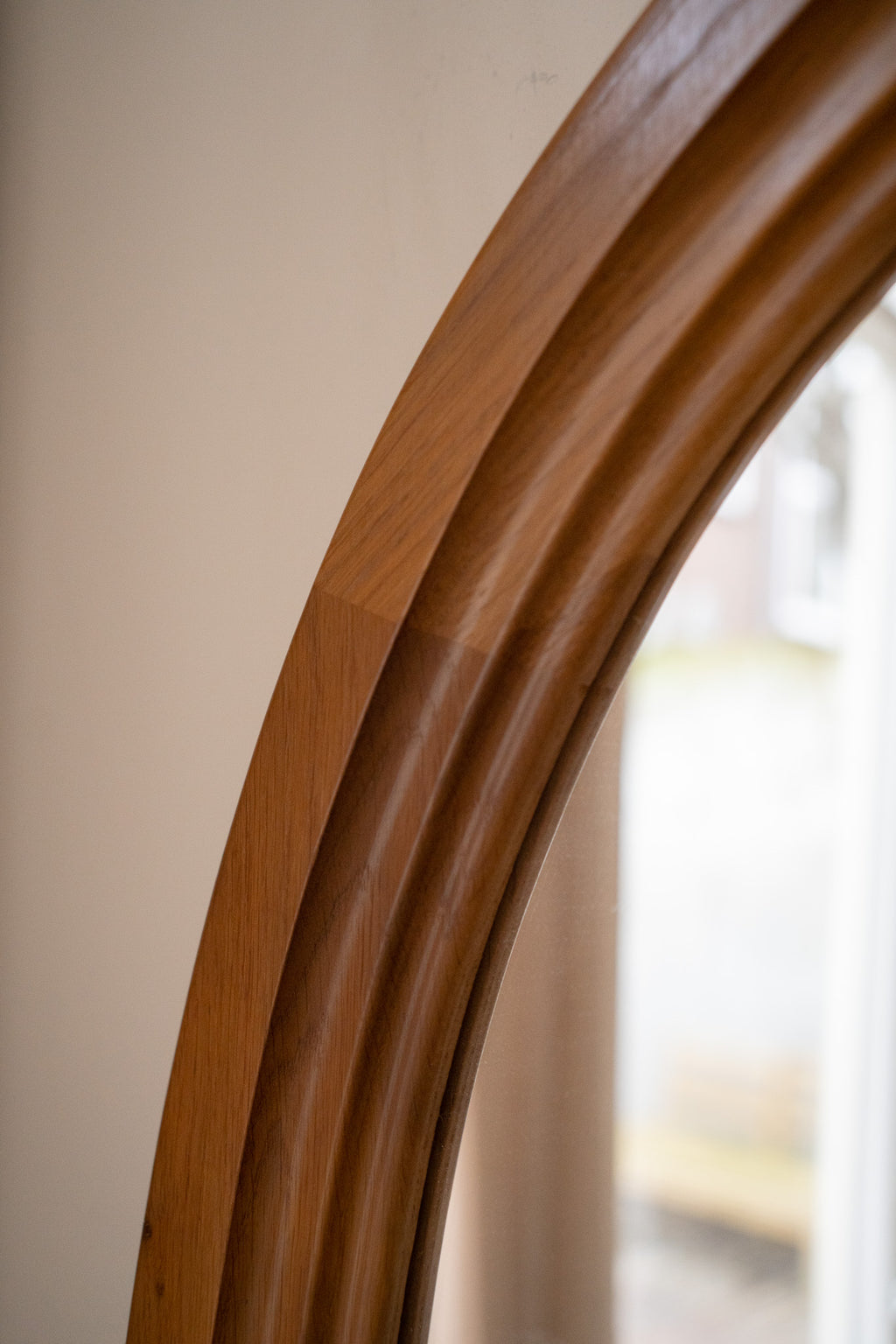 Ovale houten spiegel