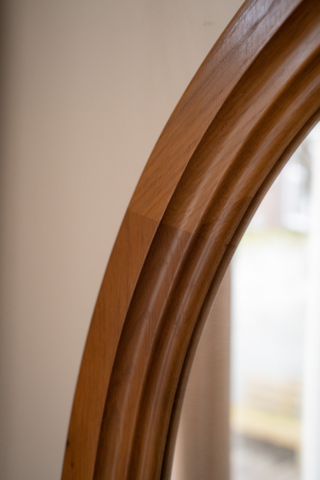 Ovale houten spiegel