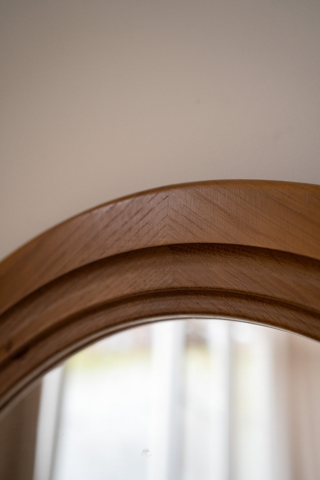 Ovale houten spiegel