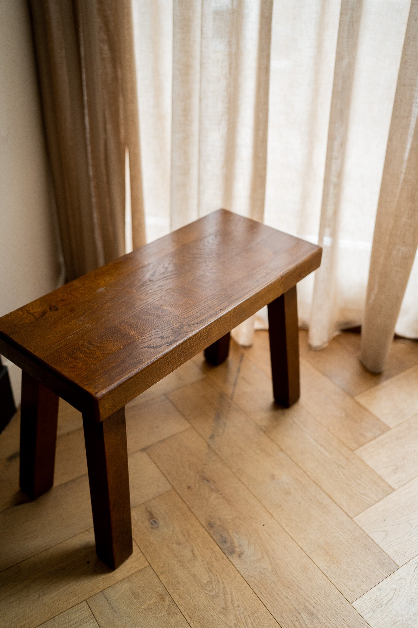 Massief houten bijzettafel