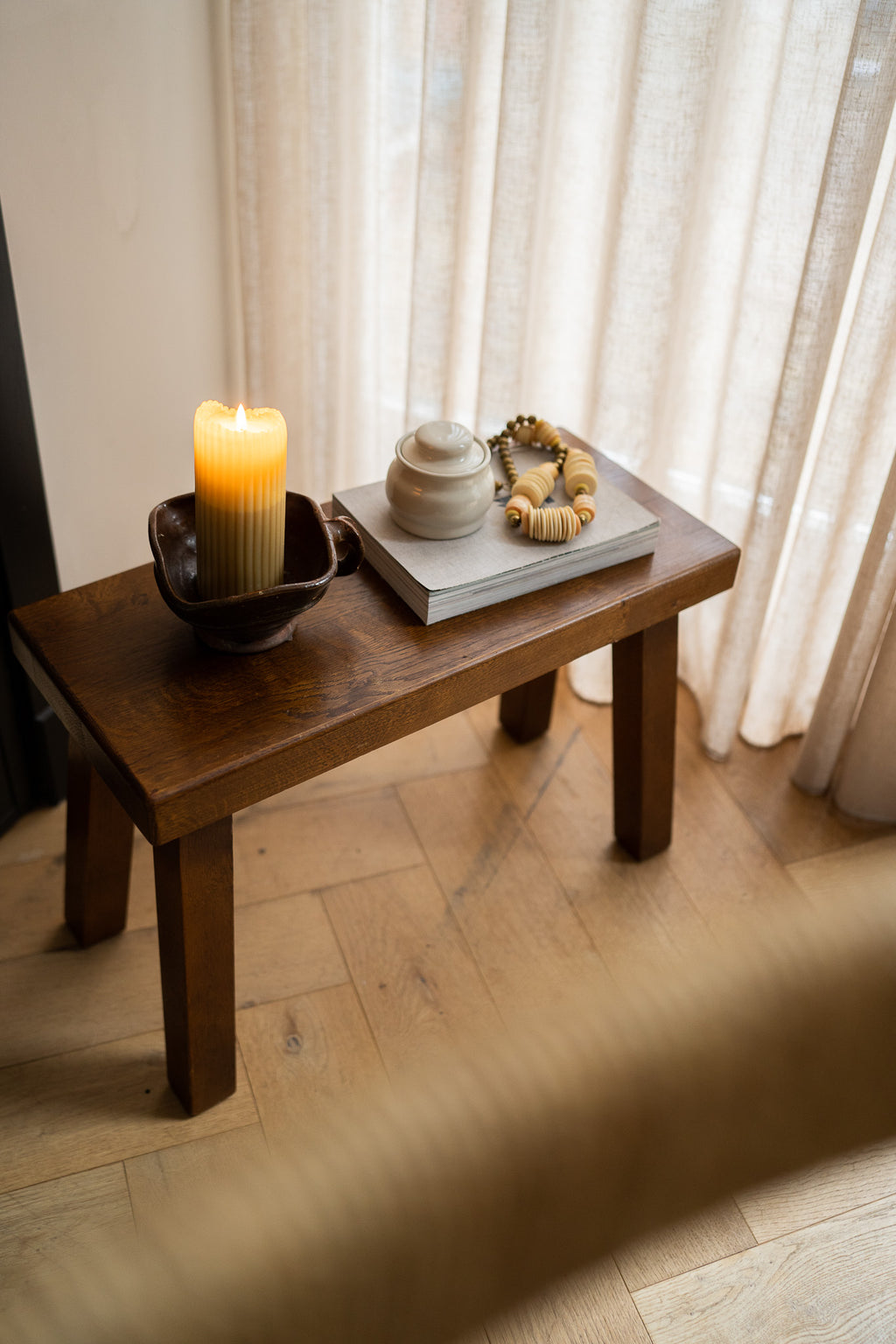 Massief houten bijzettafel