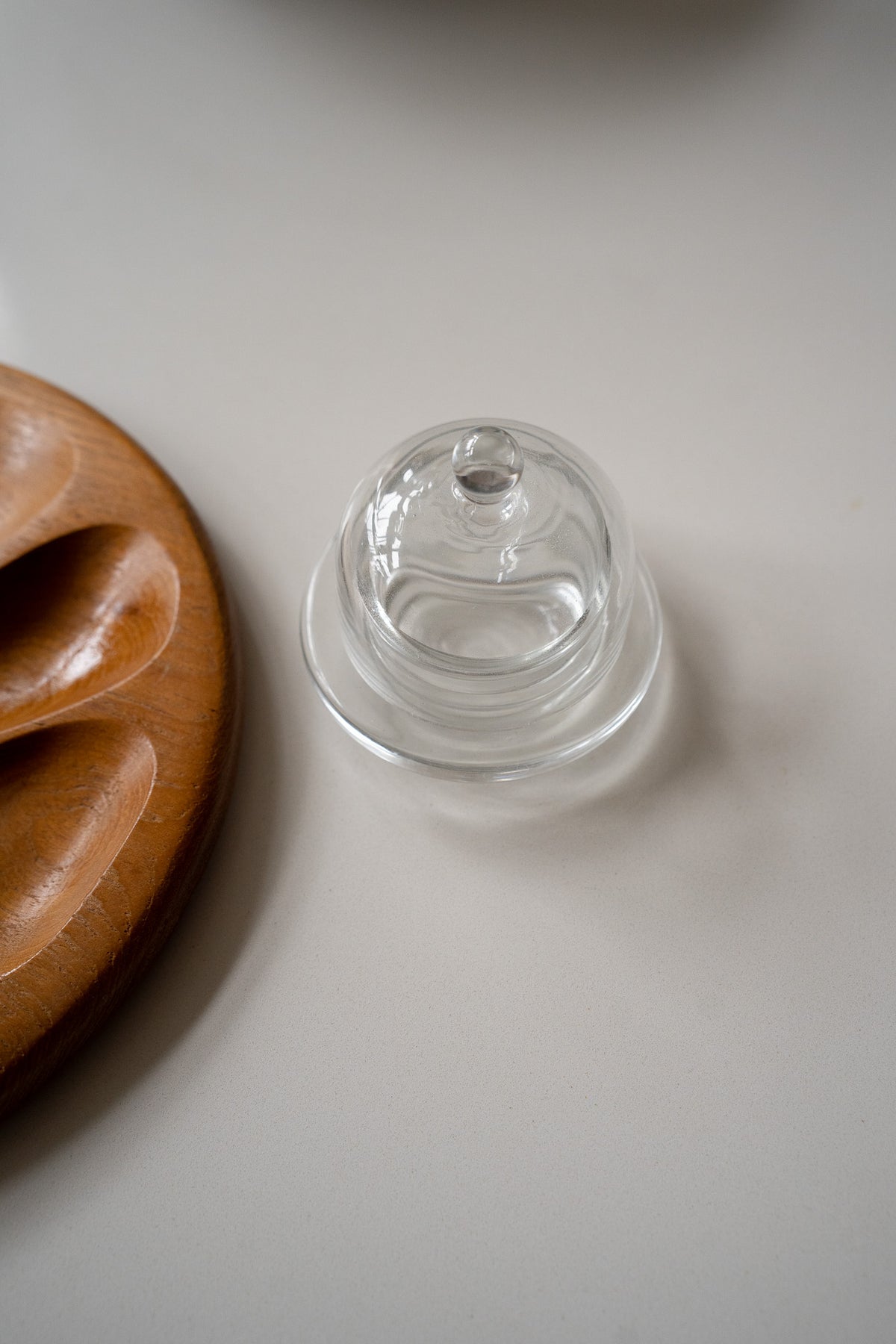 Glazen boterpotje met een deksel