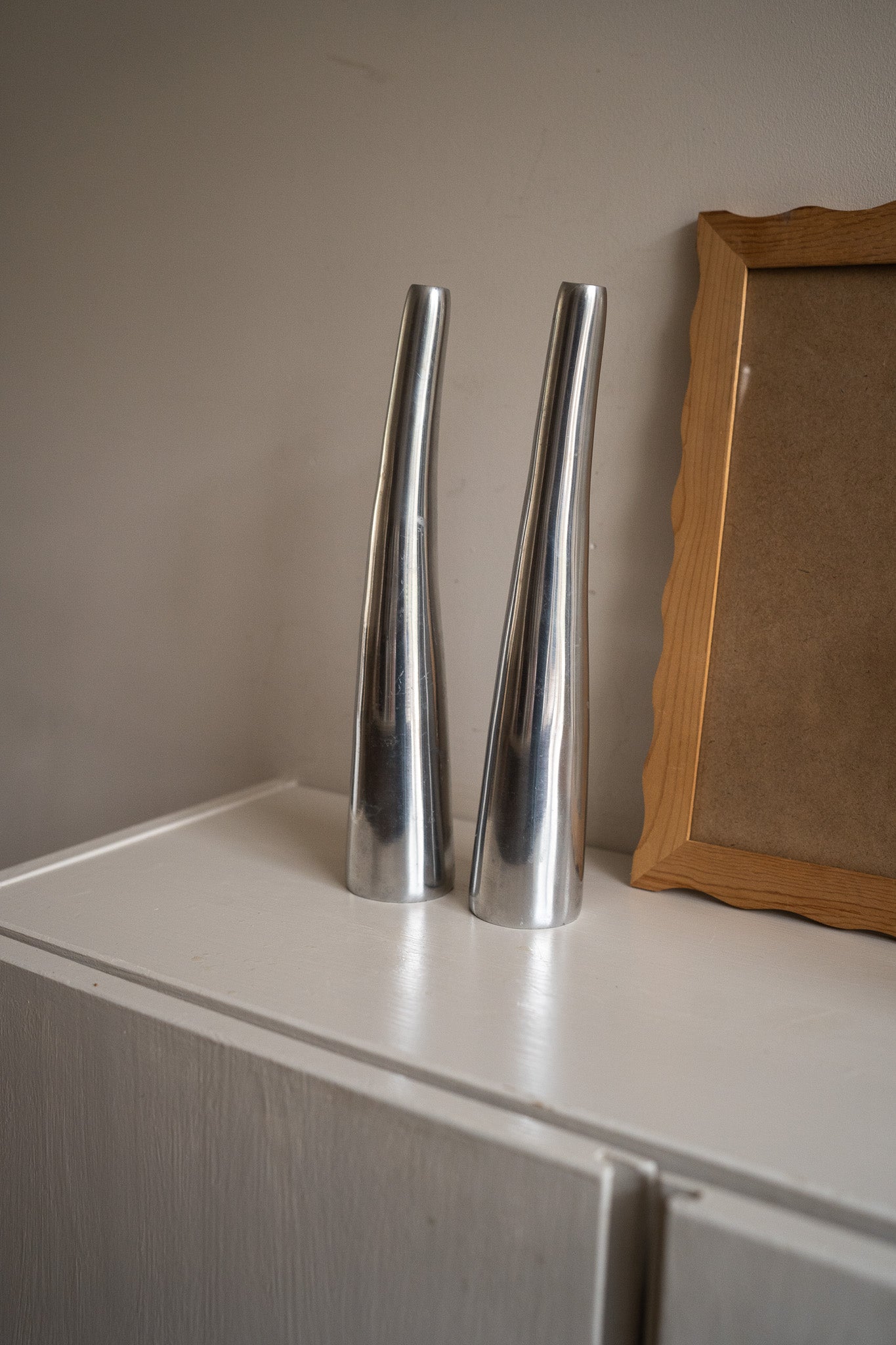 Set van 2 zilverkleurige vaasjes