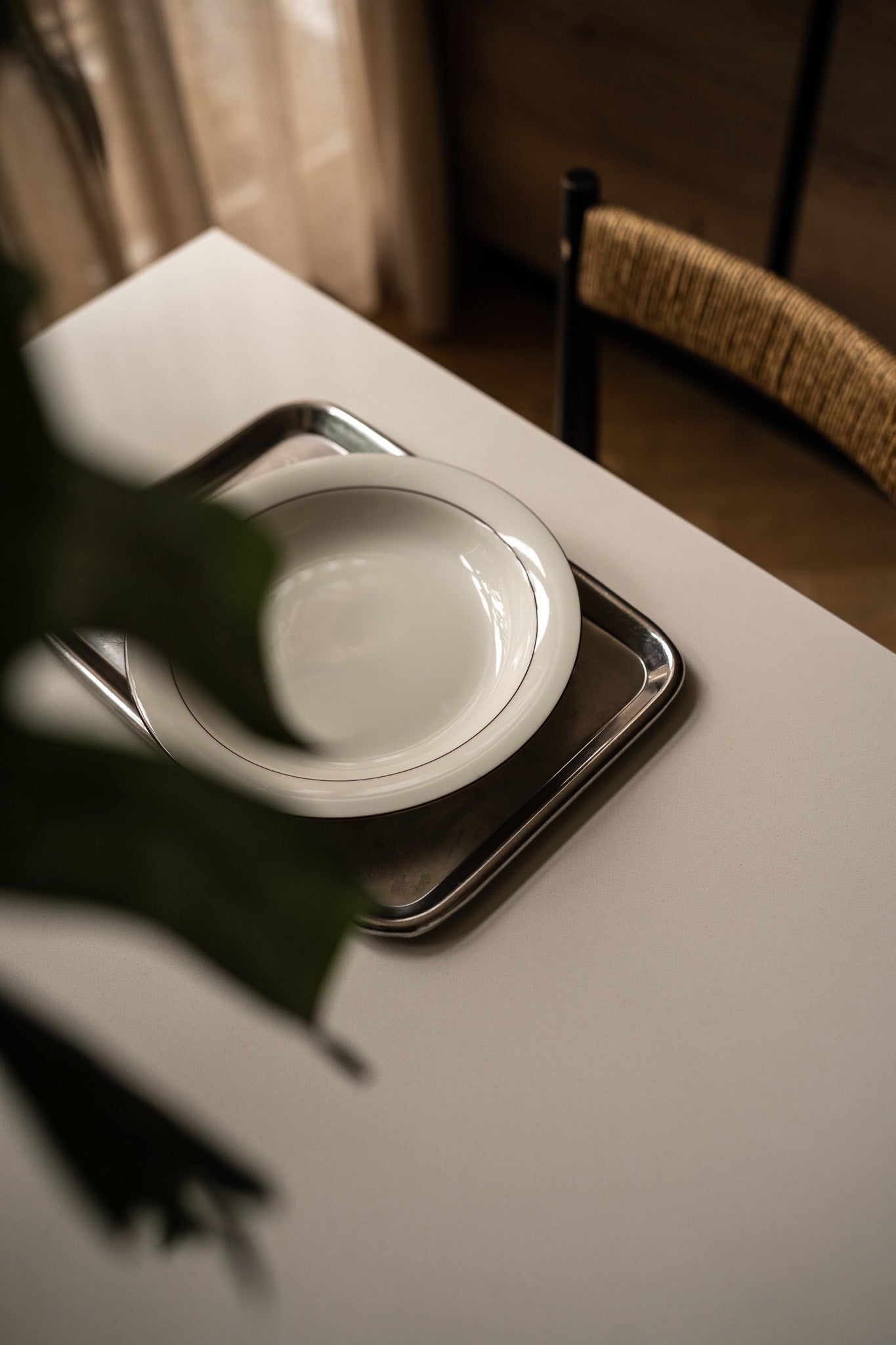 6 diepe borden wit met bruine rand