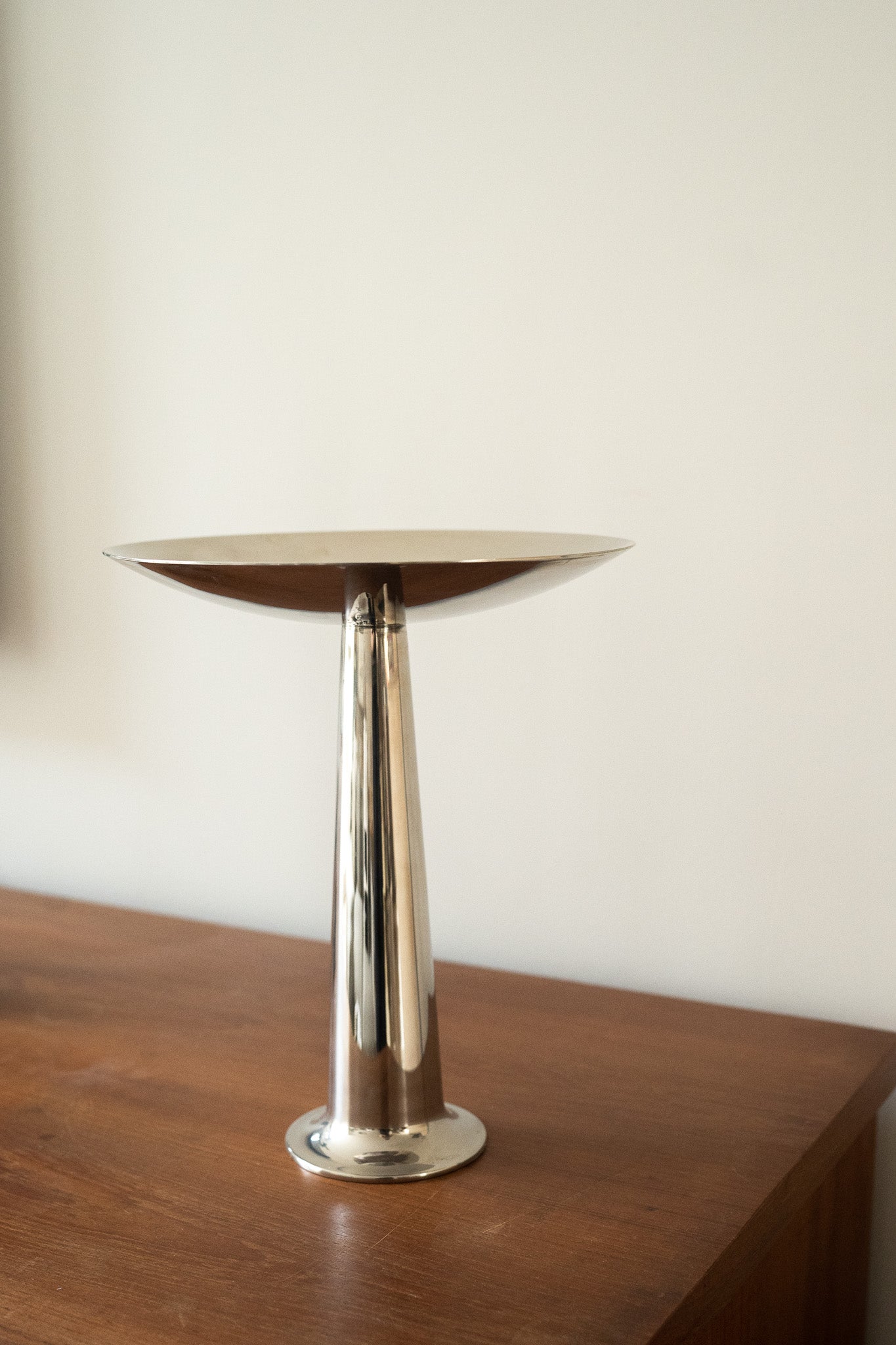 Vintage hoge zilverkleurige schaal