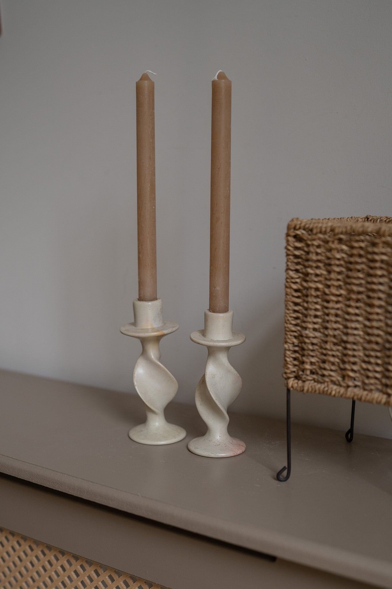 Set van 2 Spekstenen kandelaren