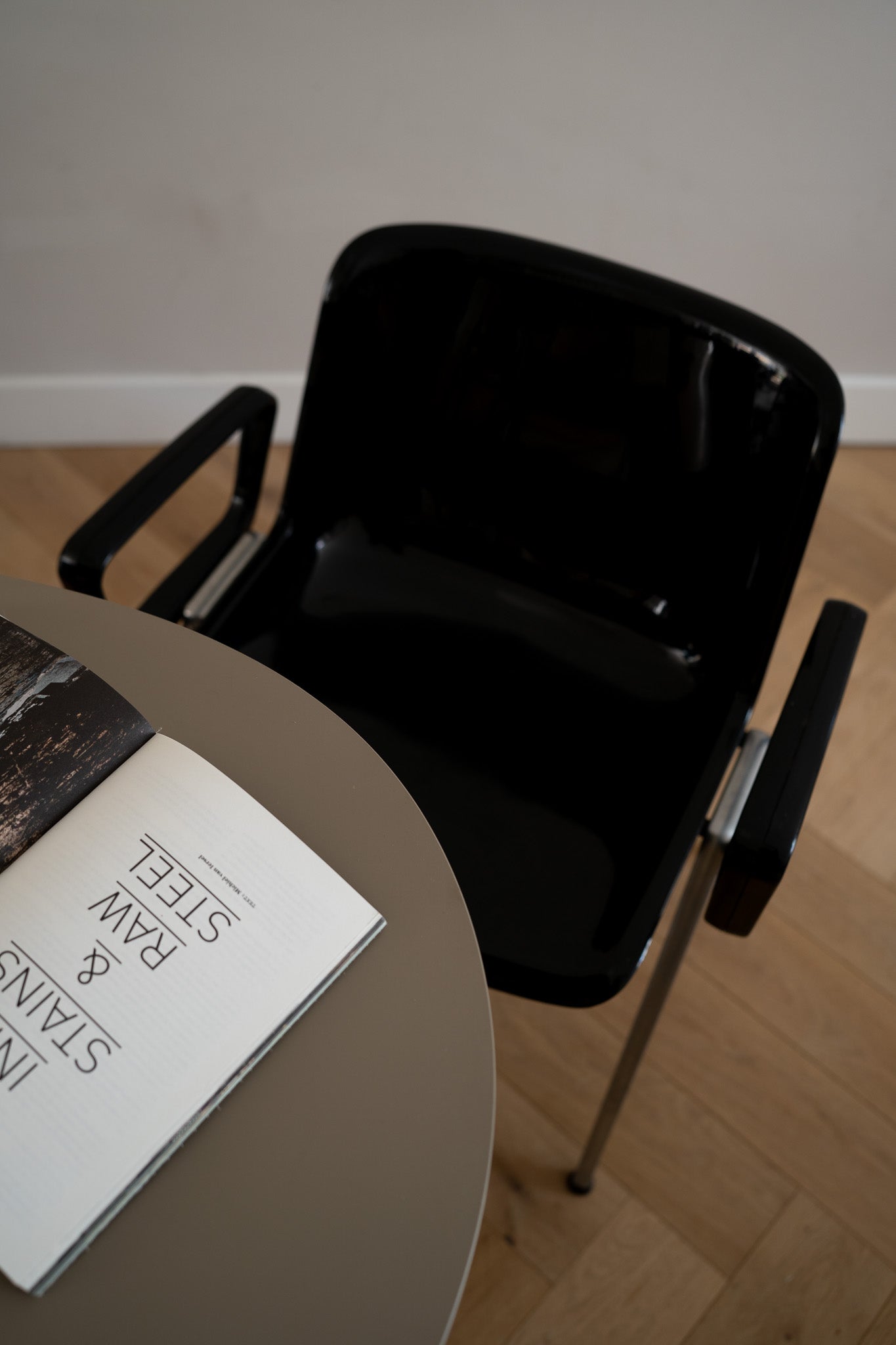 Set of 2 Modes by Osvaldo Borsani for Tecno chairs