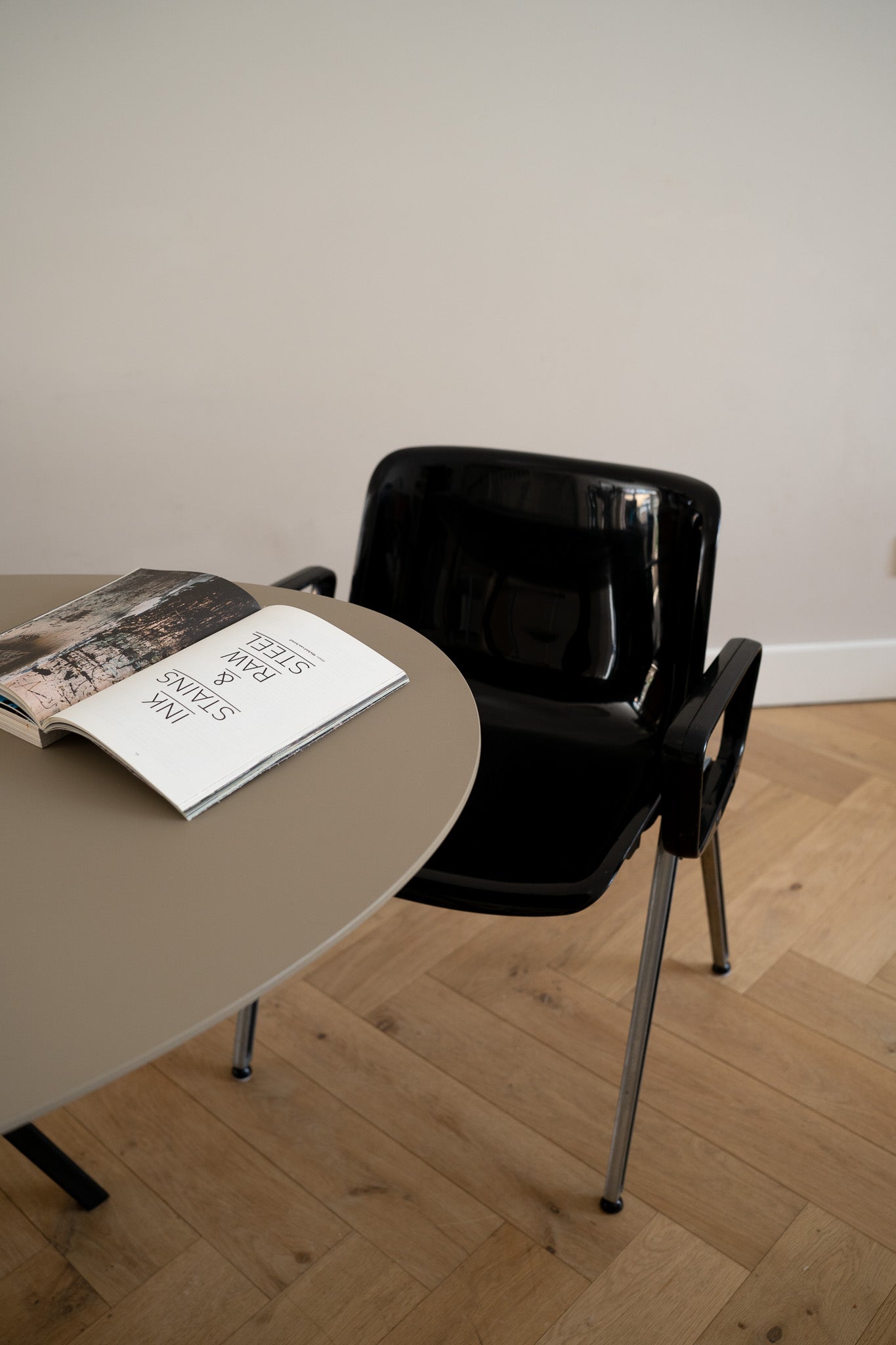 Set of 2 Modes by Osvaldo Borsani for Tecno chairs