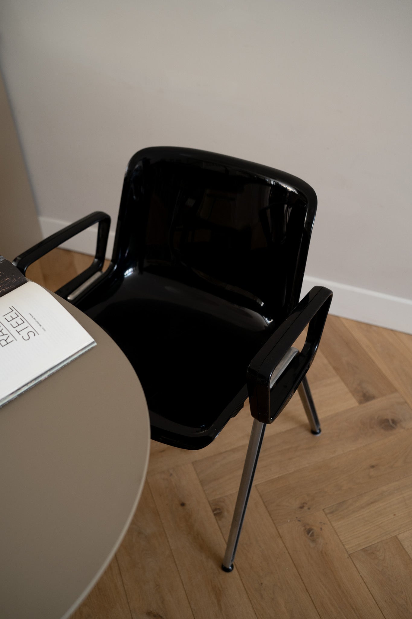 Set of 2 Modes by Osvaldo Borsani for Tecno chairs