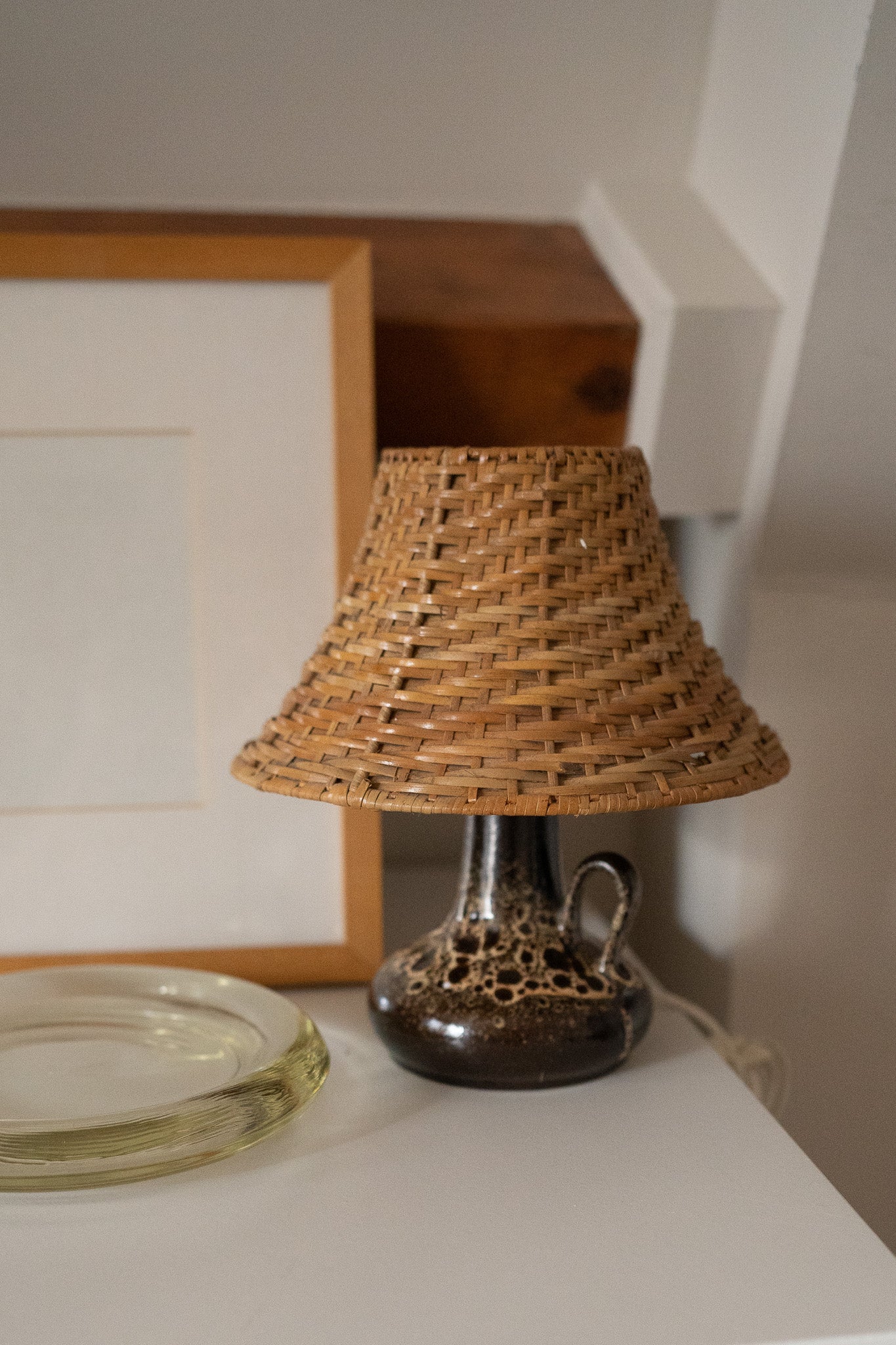 Keramiek lampje met rotan kap