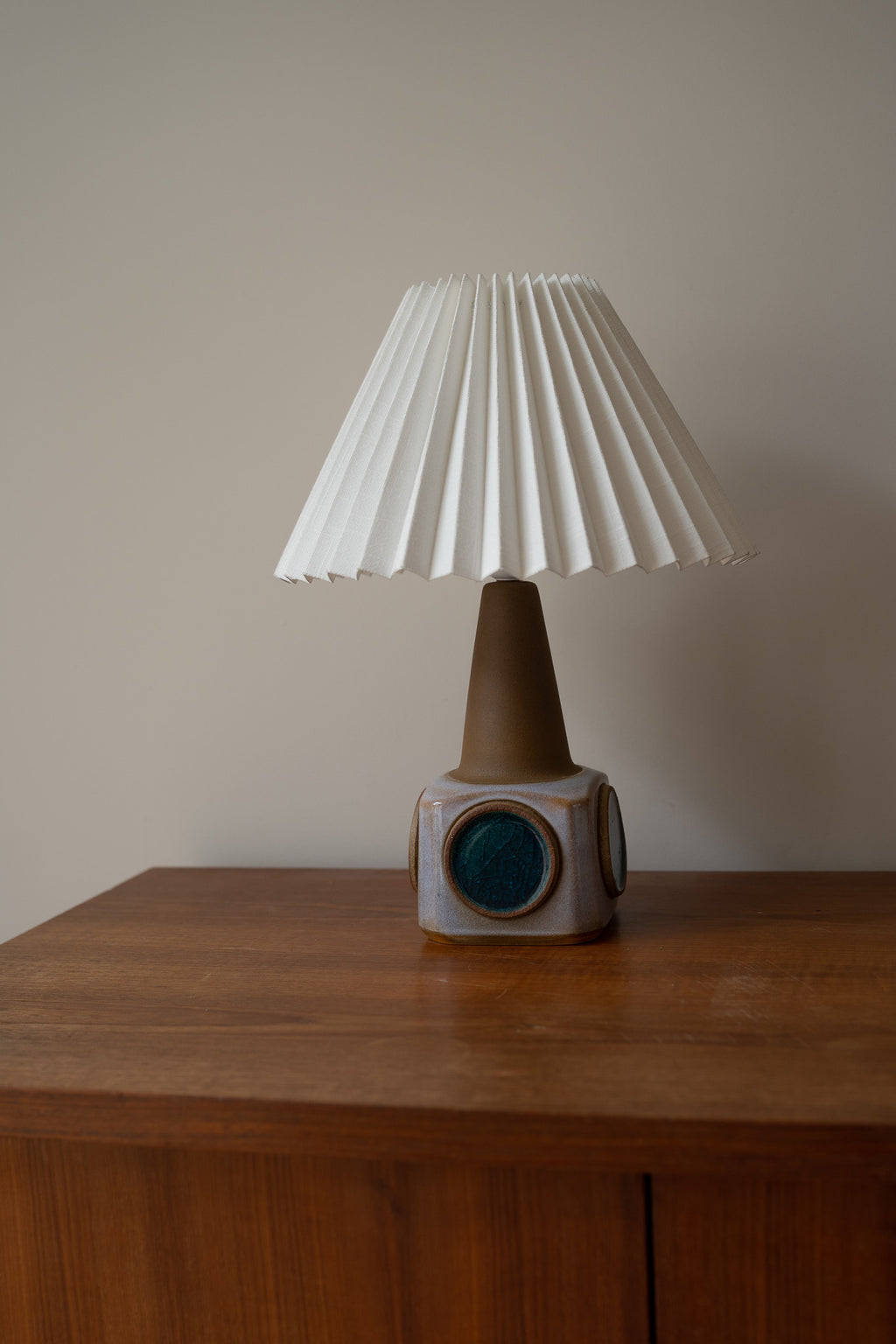 Deense keramieken tafellamp beige/ lila/ blauw