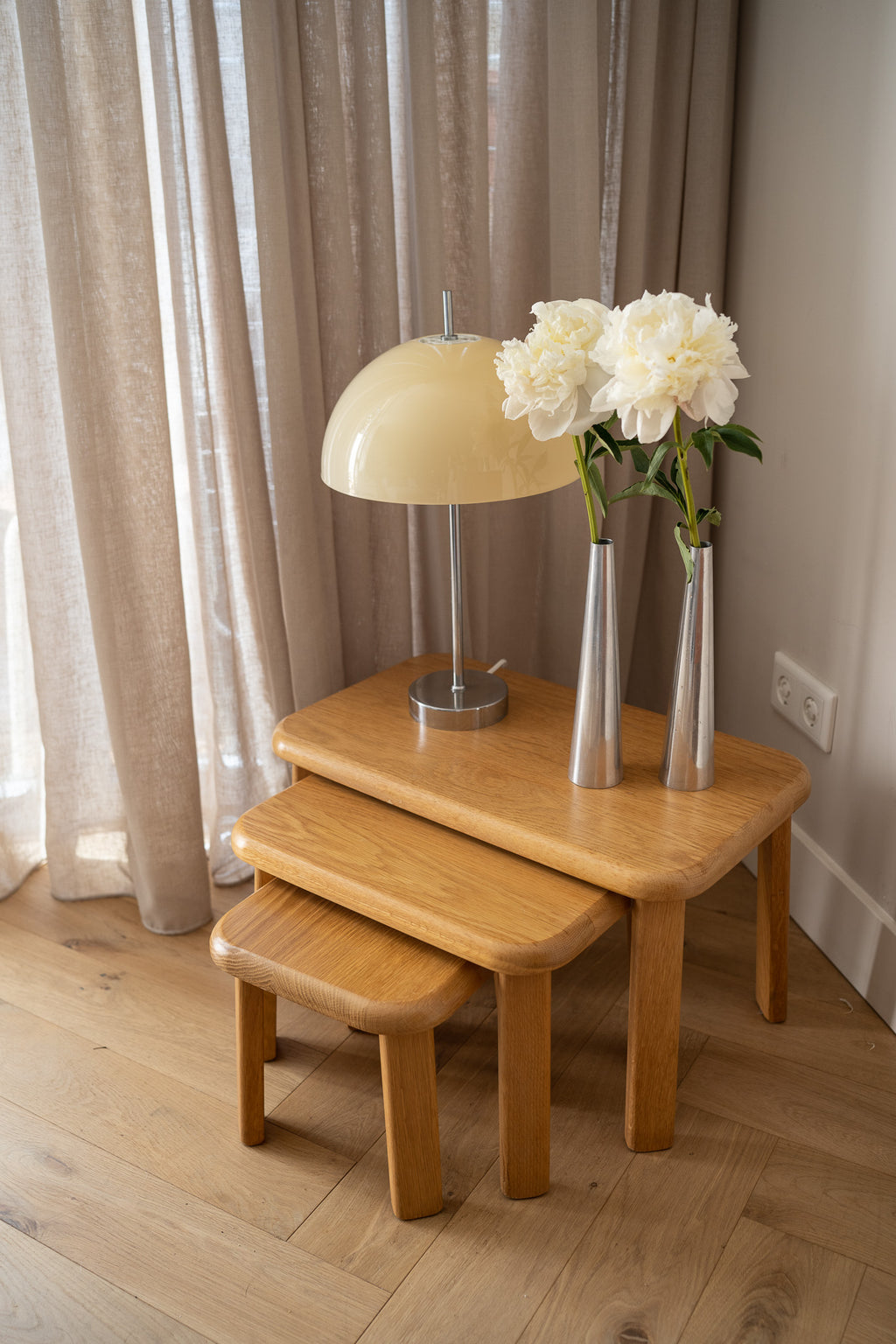 Vintage wooden mimiset