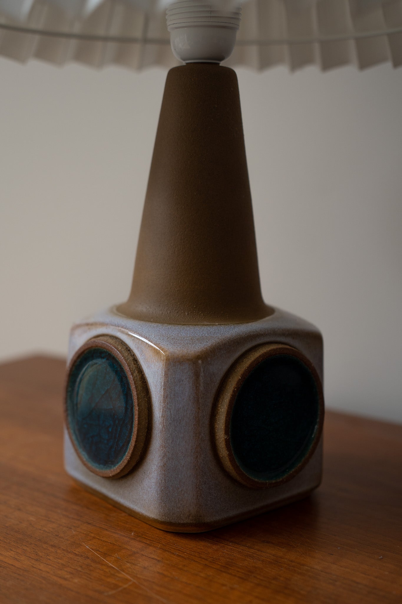 Deense keramieken tafellamp beige/ lila/ blauw