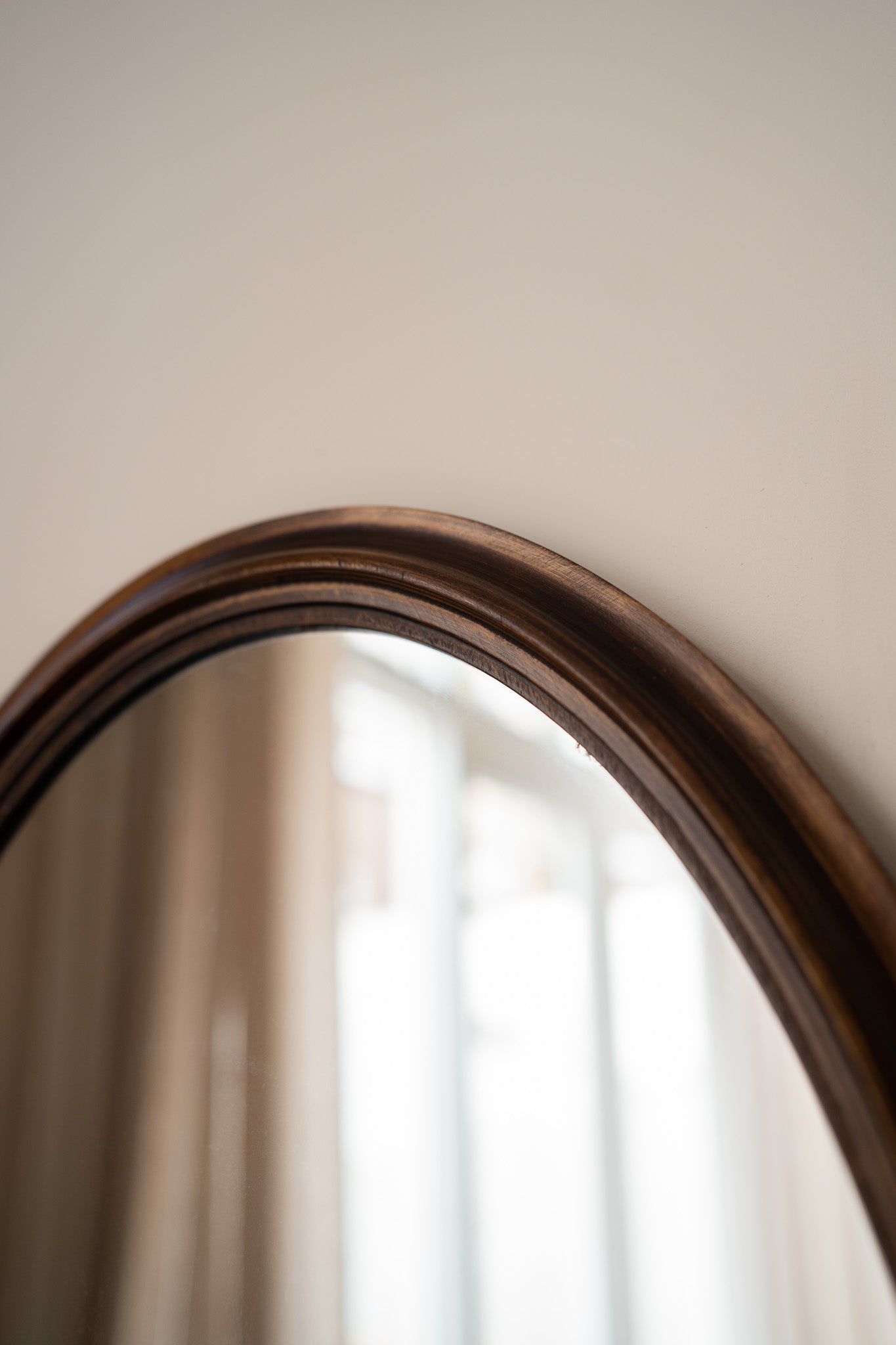 Ovale houten spiegel