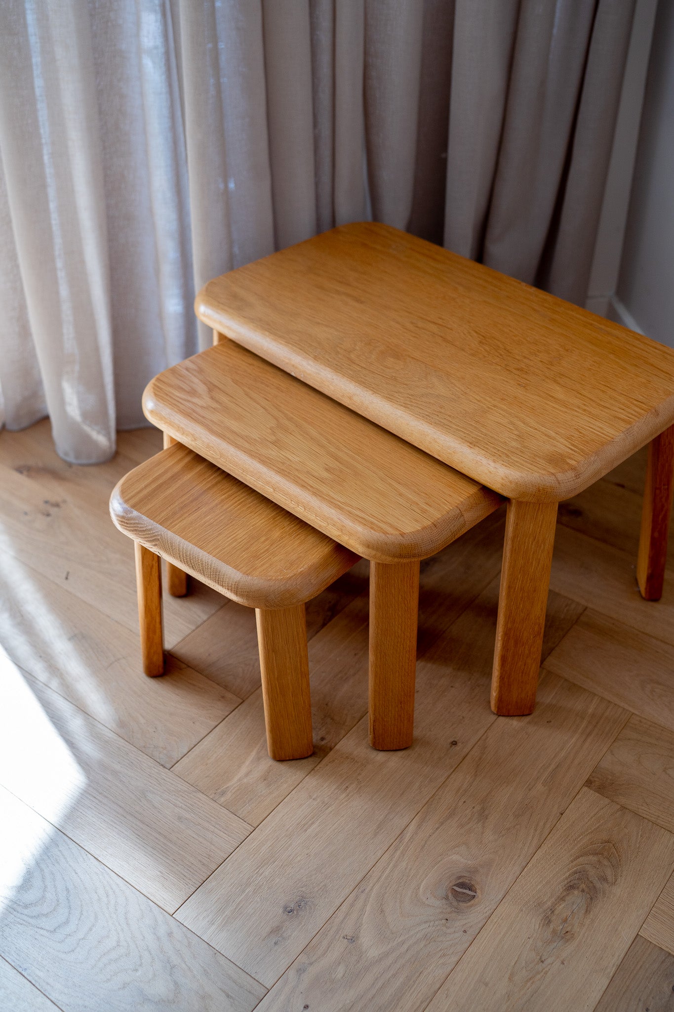 Vintage wooden mimiset