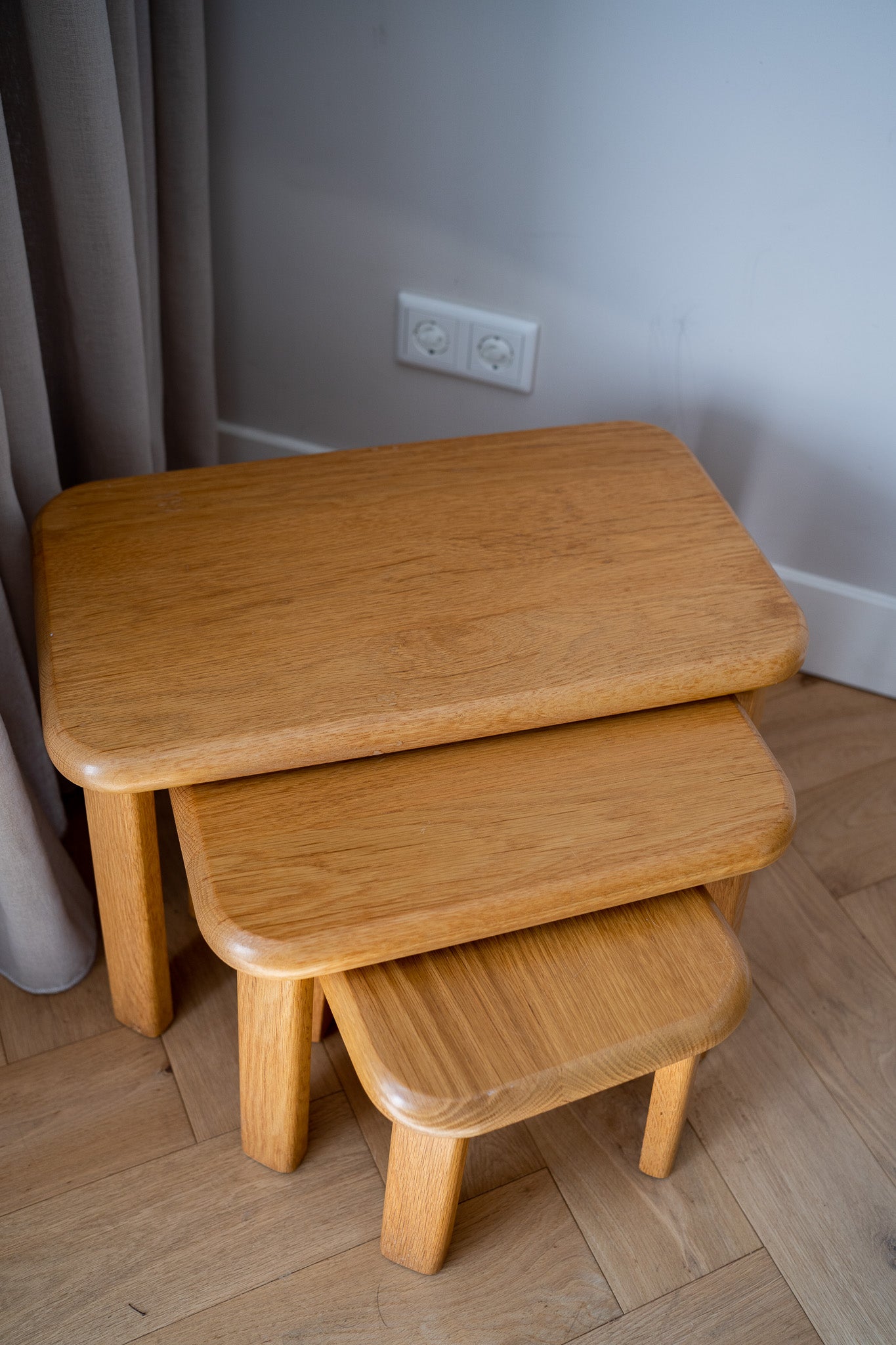 Vintage wooden mimiset