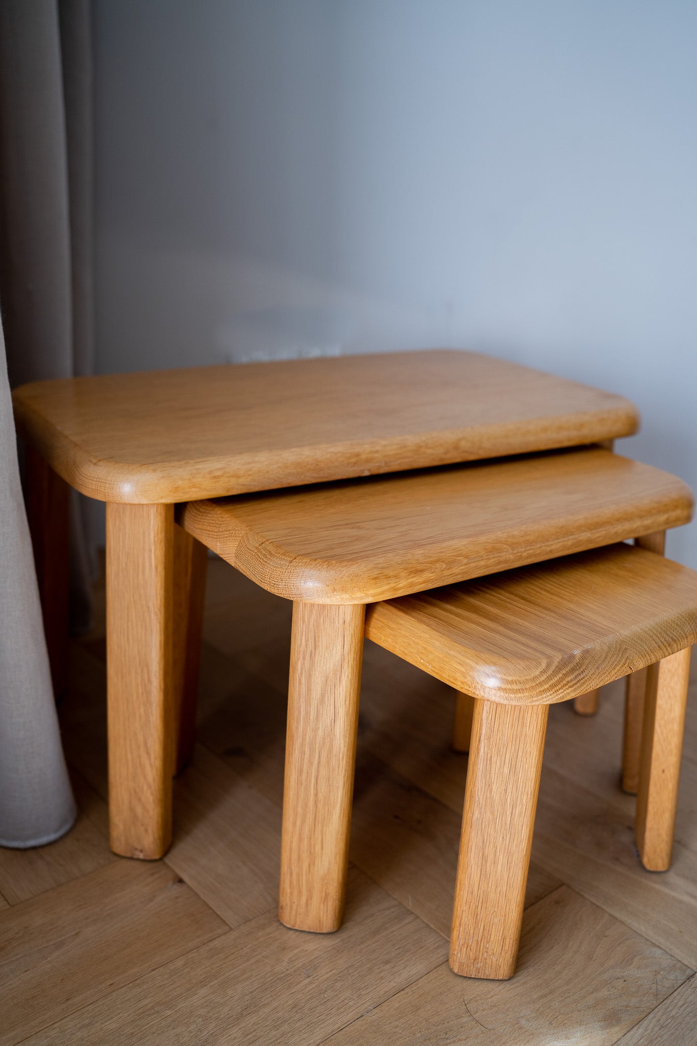 Vintage wooden mimiset