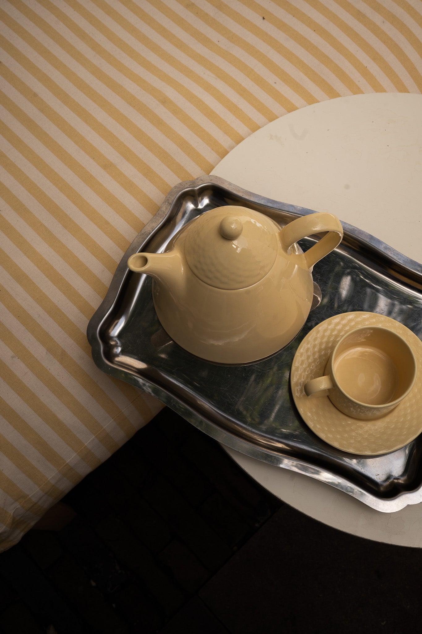 Zachtgele theepot Pagnossin Italy