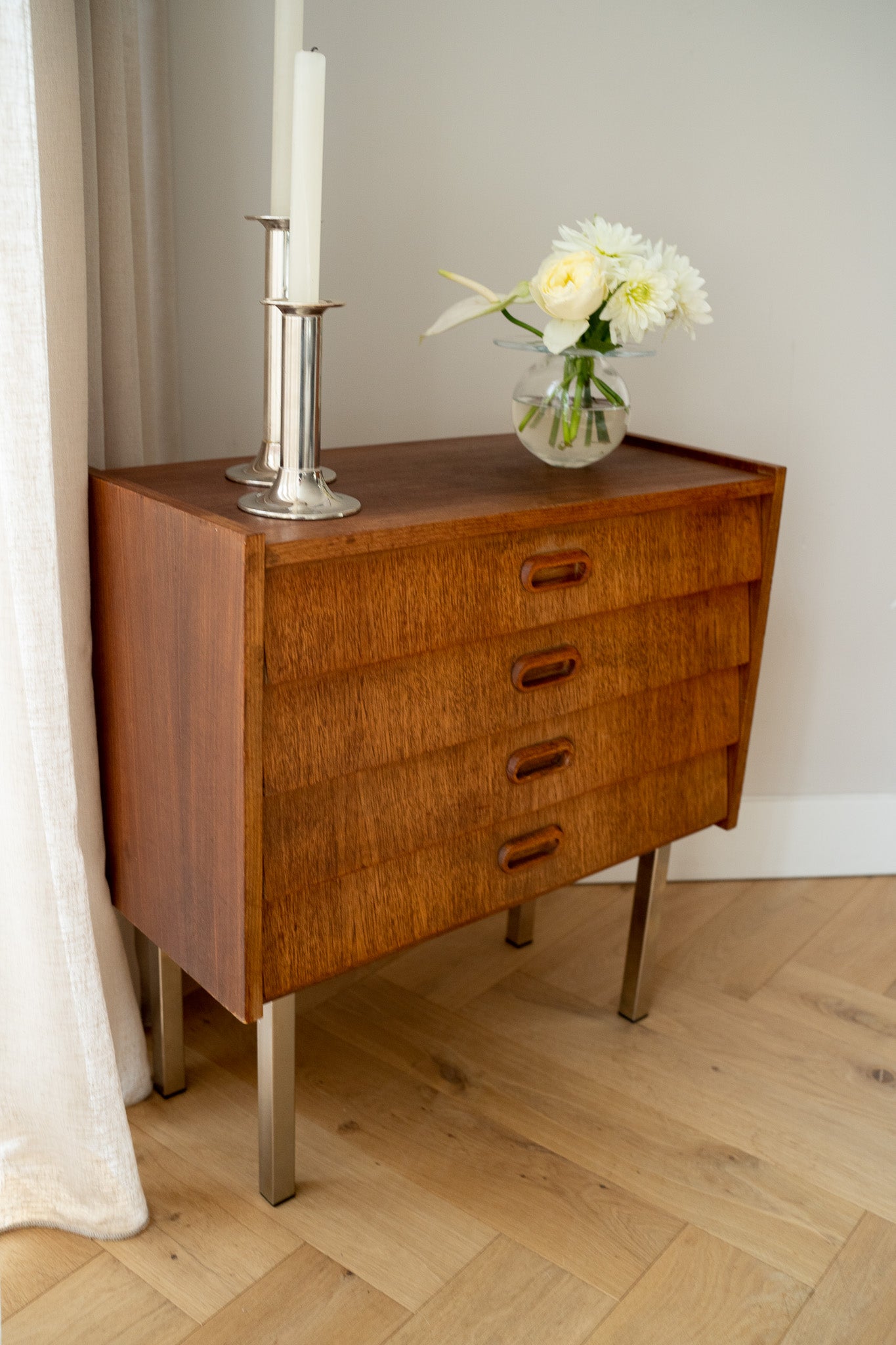 Vintage houten ladekastje
