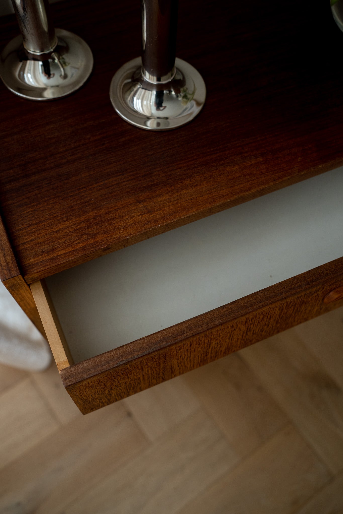 Vintage houten ladekastje