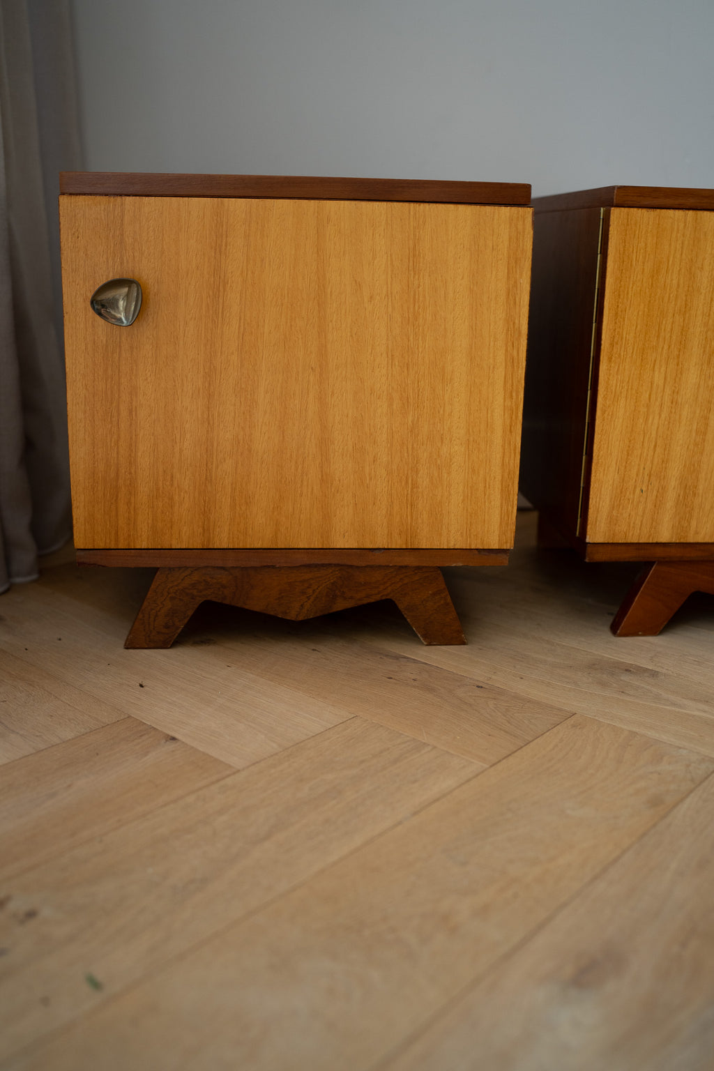 Set van 2 vintage nachtkastjes