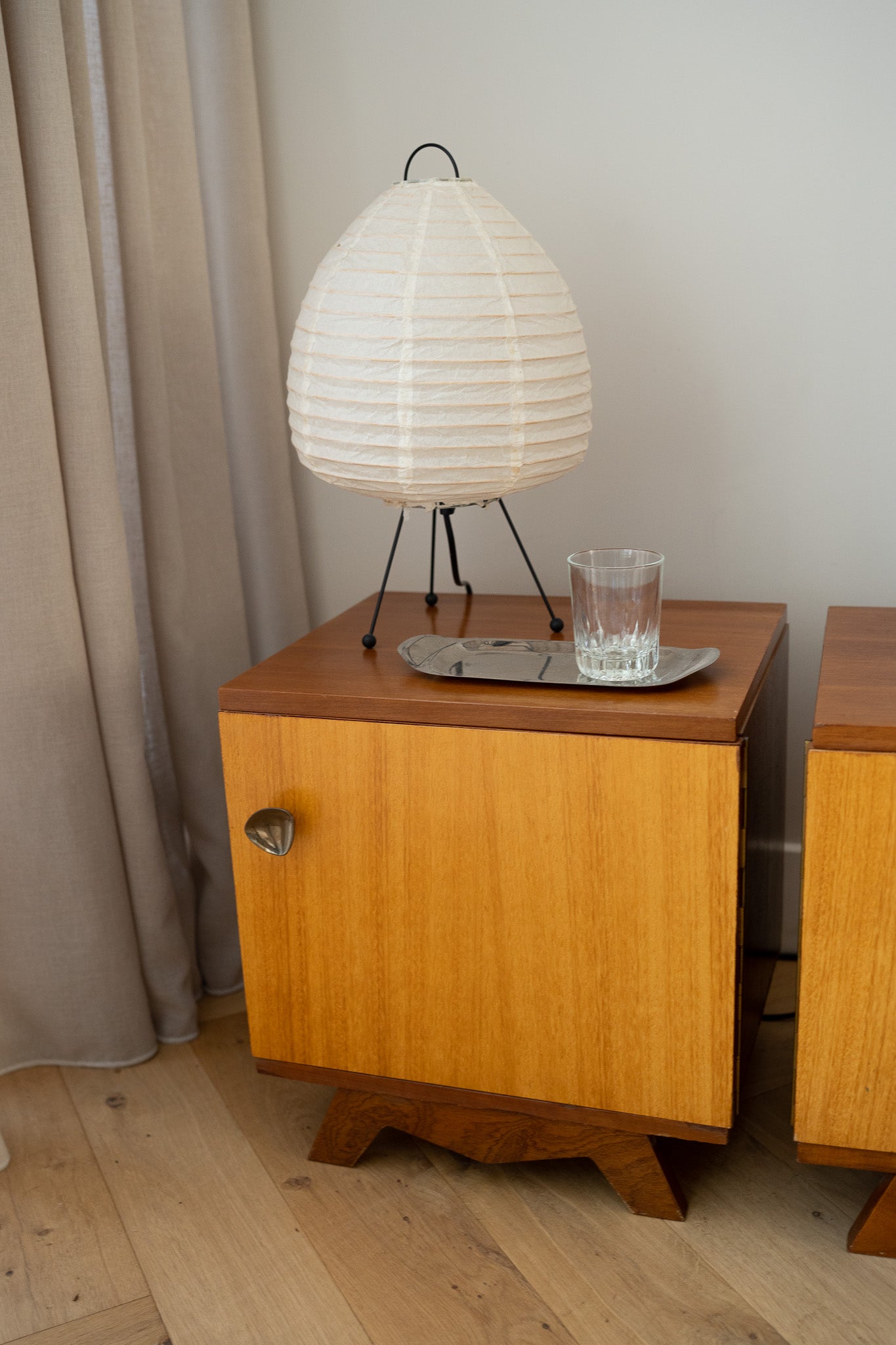 Set van 2 vintage nachtkastjes