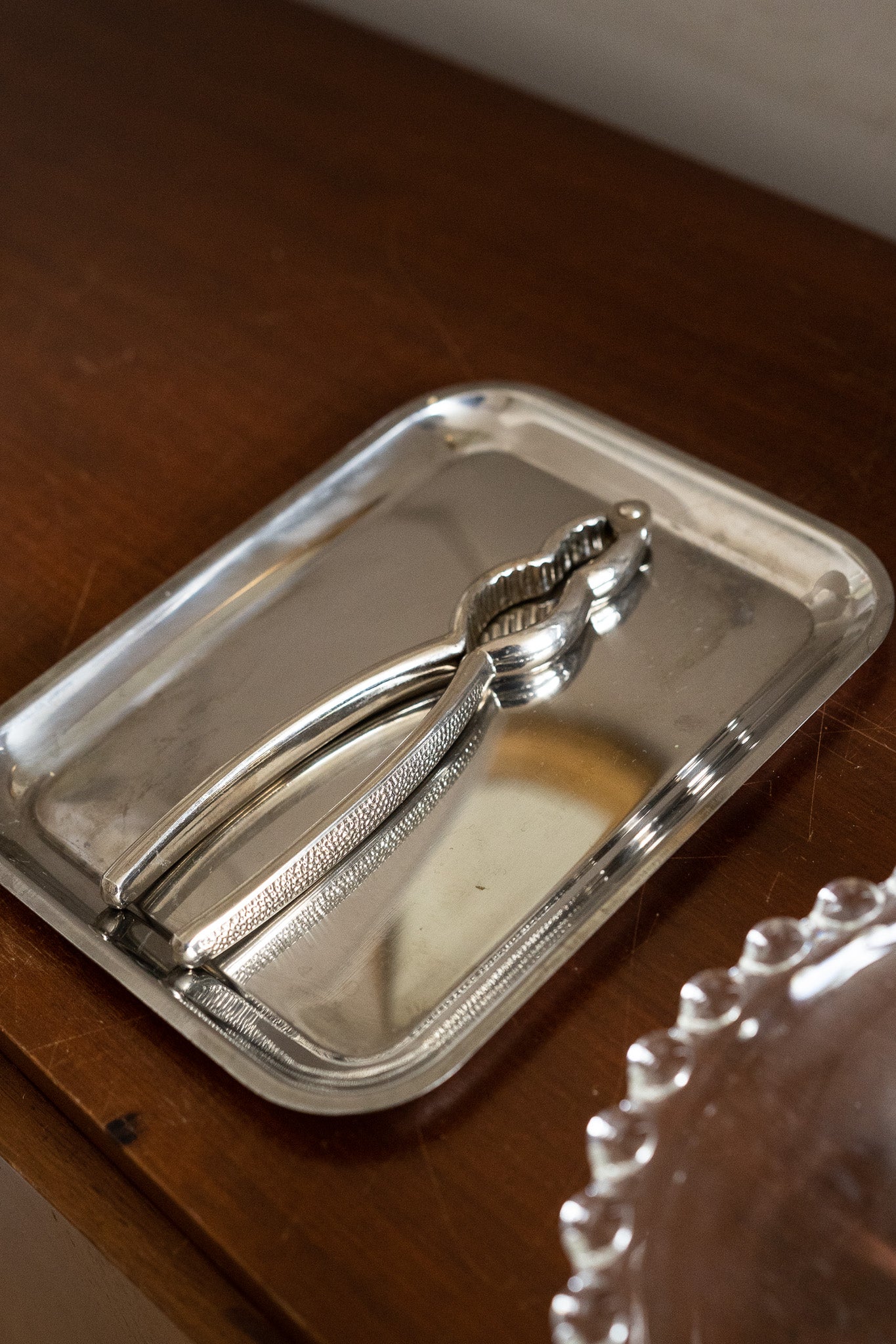 Zilverkleurige notenkraker