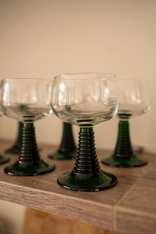 4 witte wijnglazen groene voet