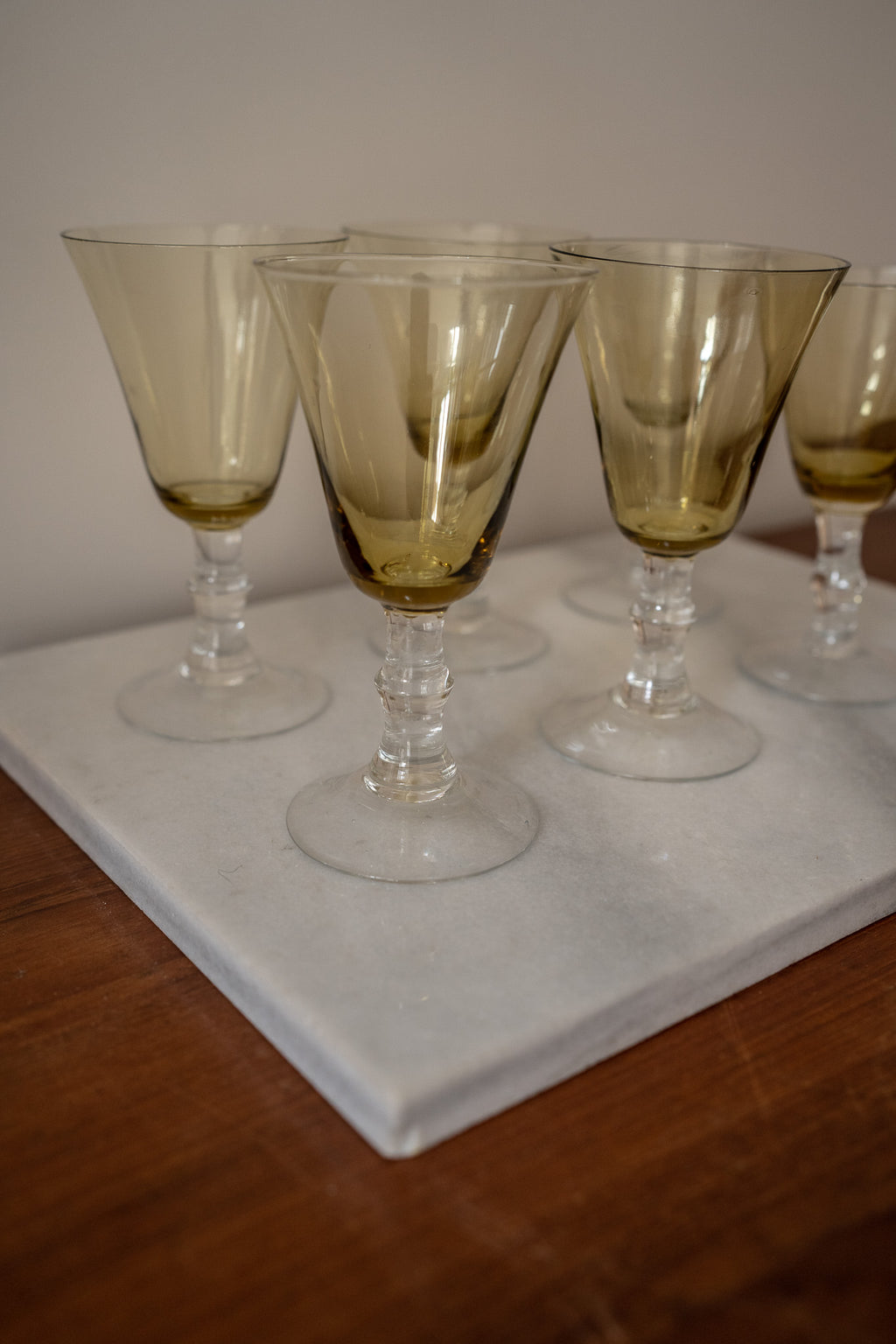 Set van 6 okergele glazen