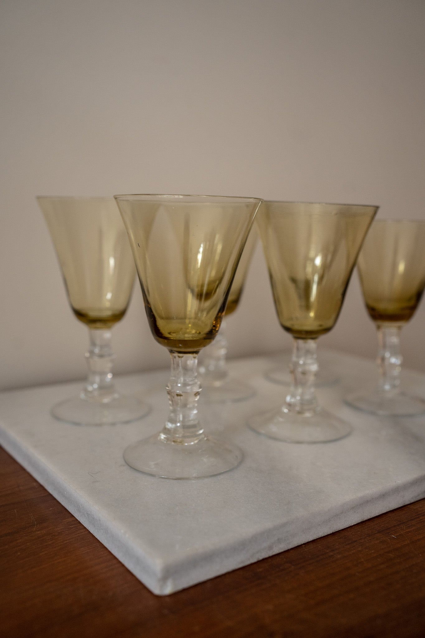Set van 6 okergele glazen